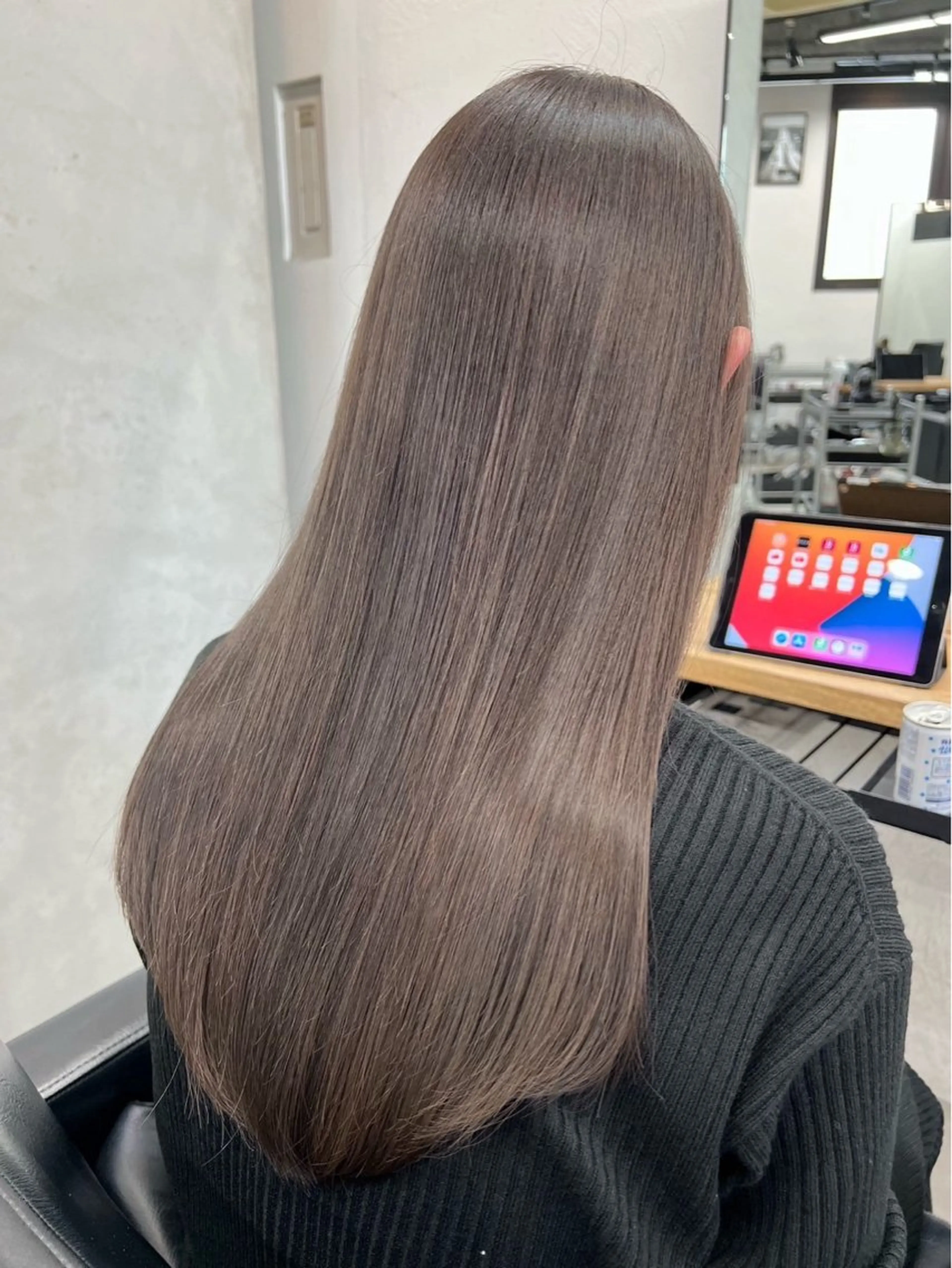 ロング カラー ロングレイヤー 顔まわりレイヤー 顔周りカット ハッシュカット レイヤーカット カット ヘアカラー トリートメント 原宿レイヤーカット 渋谷【山本喜熙】のヘアスタイル
