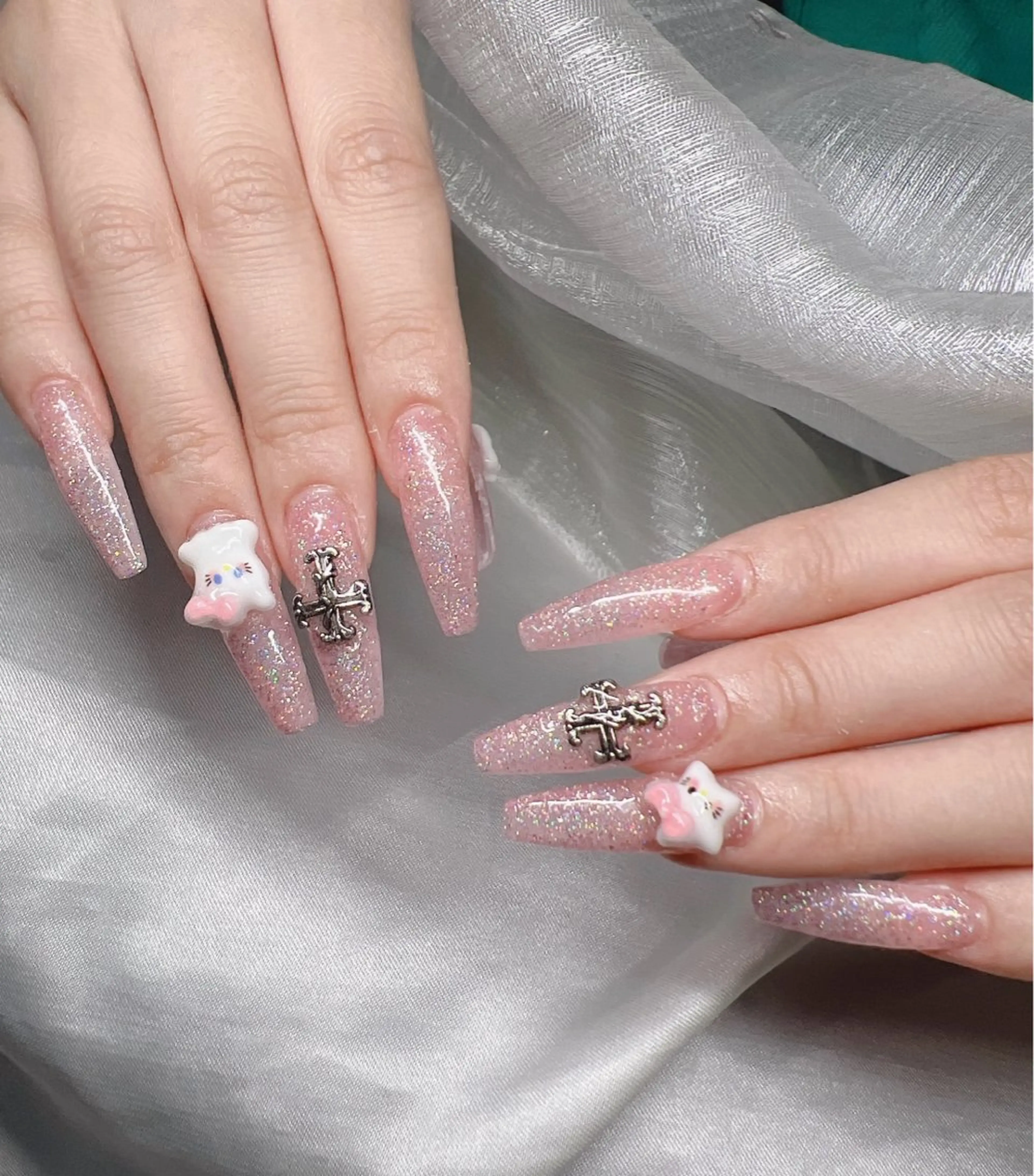 ネイル 長さ出し グラデーション 卒業式 キラキラネイル マグネットネイル ハンドネイル Lee Nailsのネイルデザイン