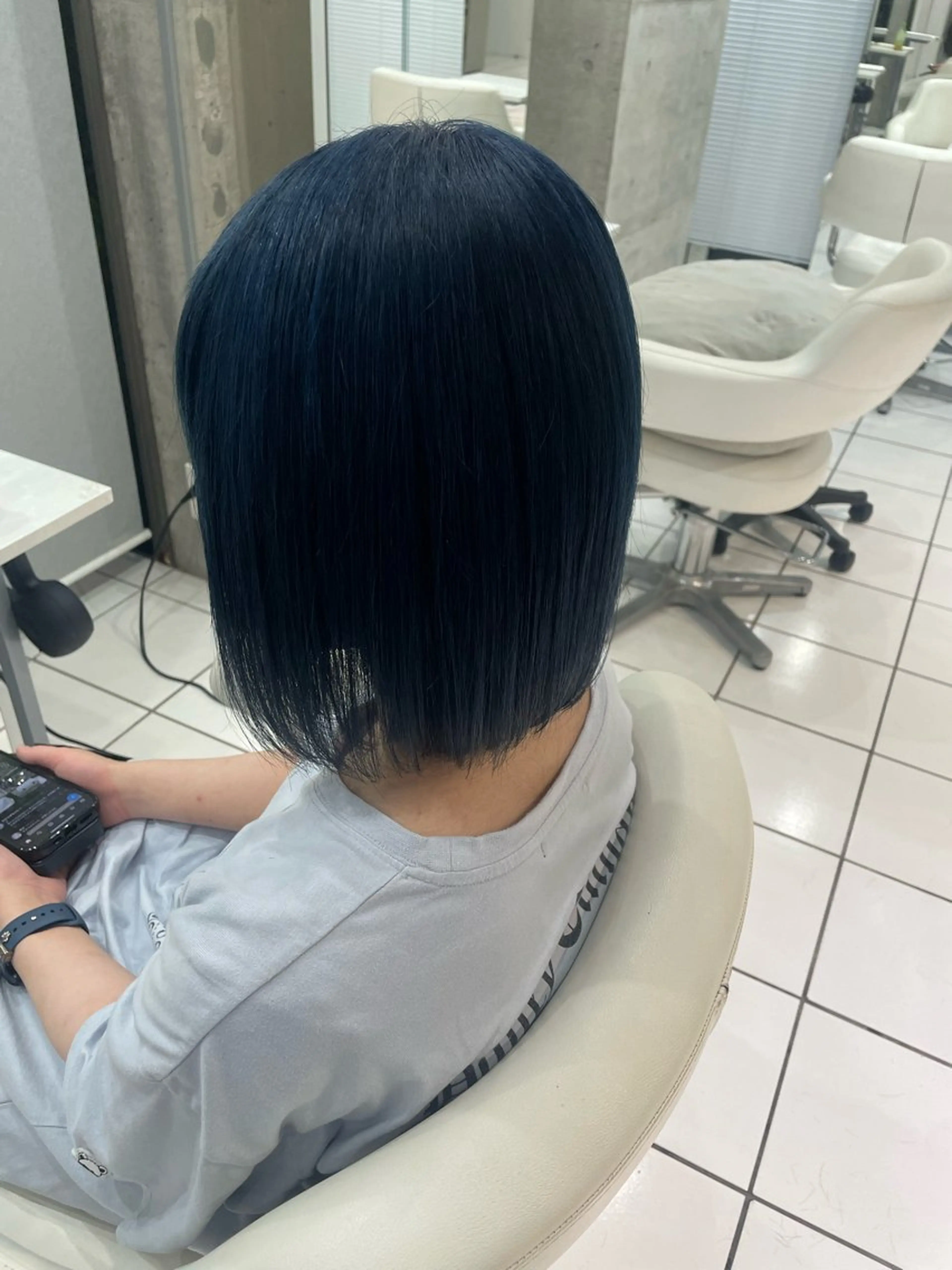 カラー ブルーカラー ネイビーカラー 🍭ハイトーン/ レイヤーカット🦄のヘアスタイル