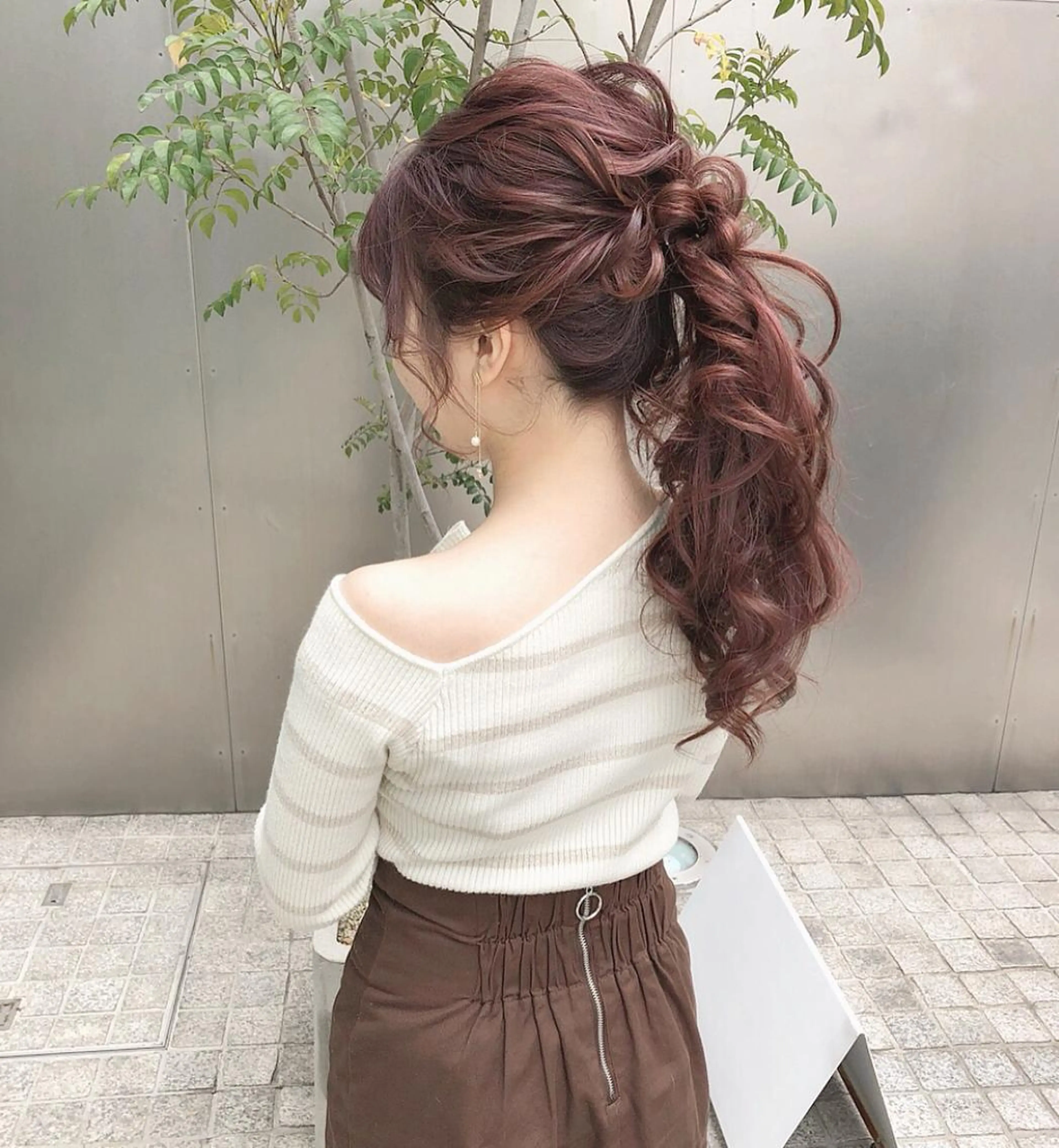 ロング カラー ヘアアレンジ ポニーテール 簡単アレンジ autre所属・大久保 ひでなりのヘアスタイル