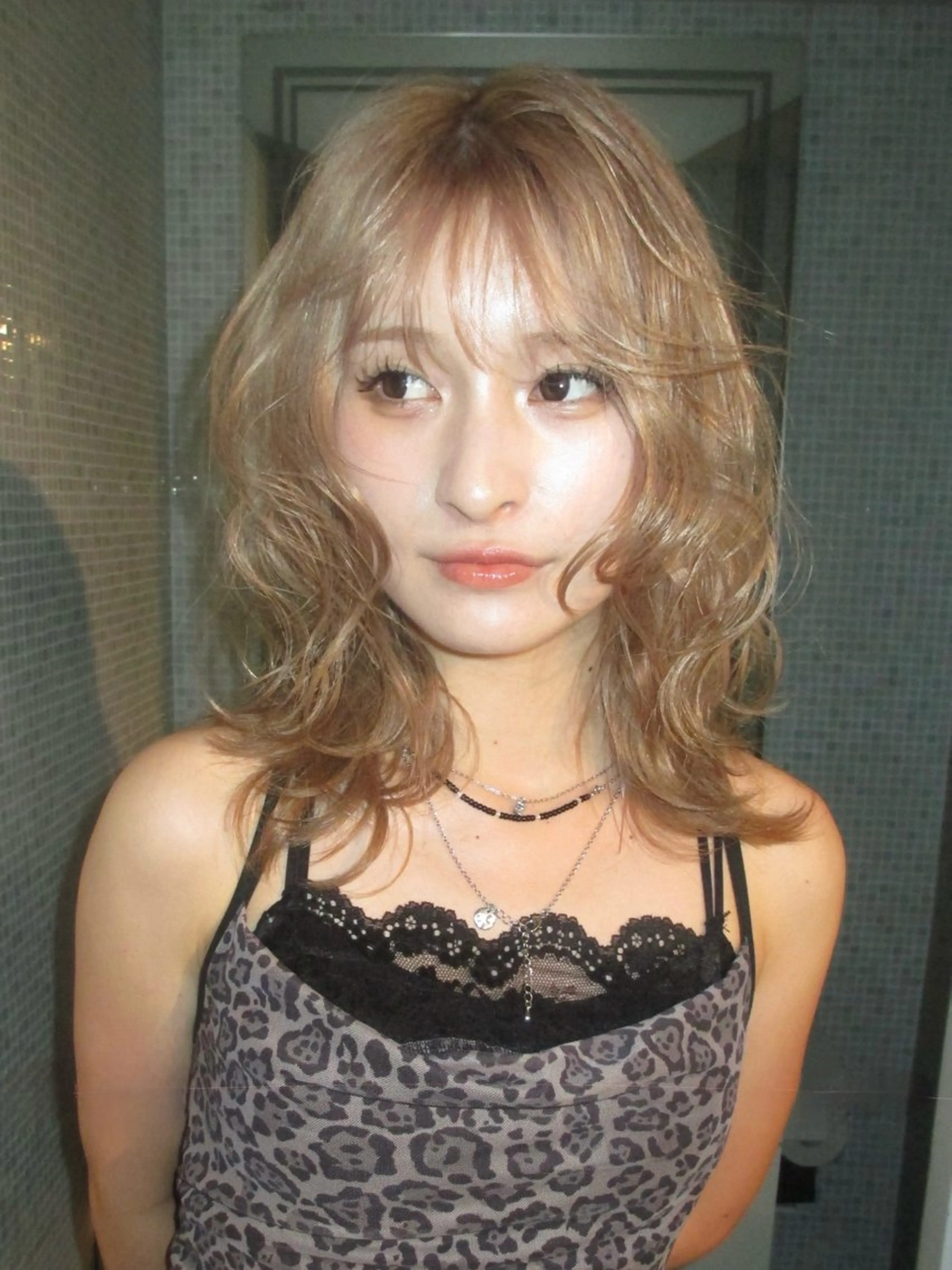 ミディアム カラー ヘアアレンジ ヘアカラー トリートメント minto/ 似合わせ/ハイトーンのヘアスタイル
