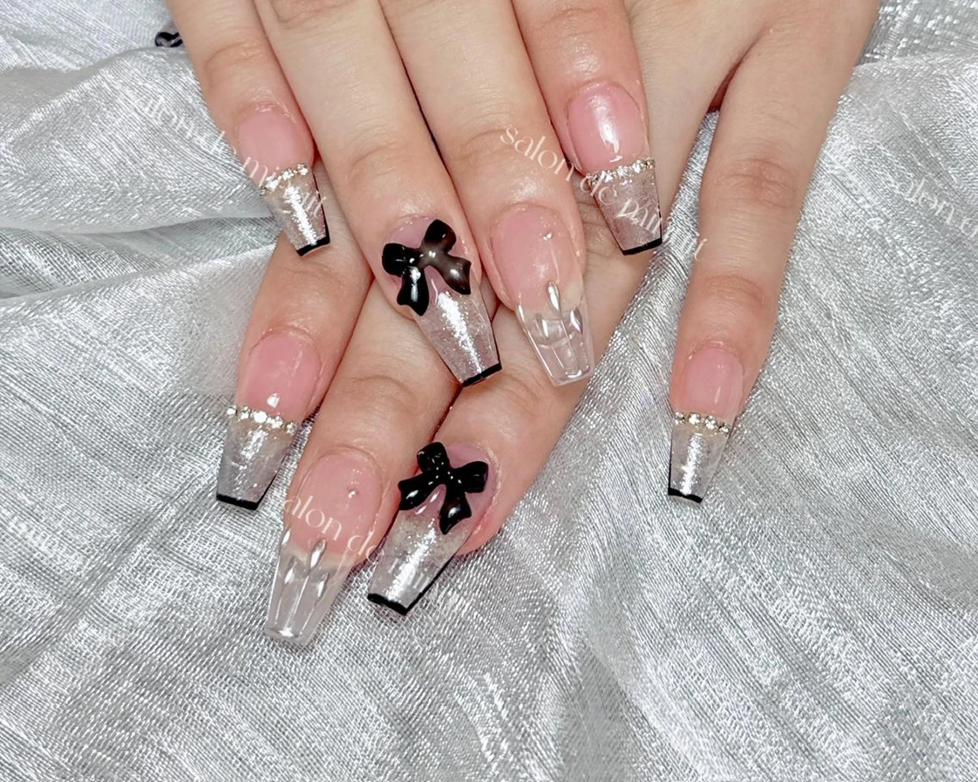 ネイル Salon de Minuit🦩のネイルデザイン