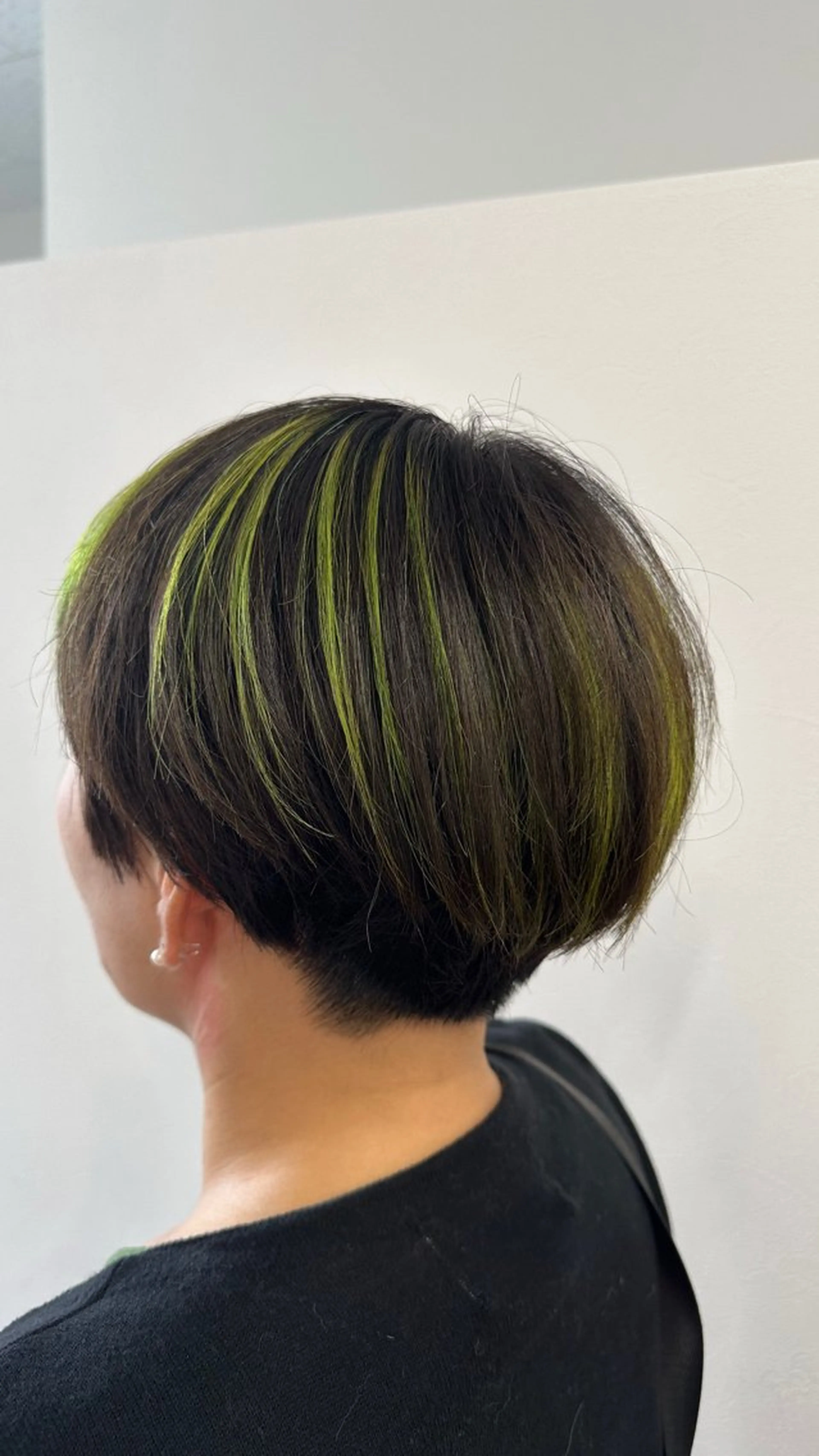 ショート イエローカラー ヘアカラー Atelier Hair ART所属・ART アートのヘアスタイル