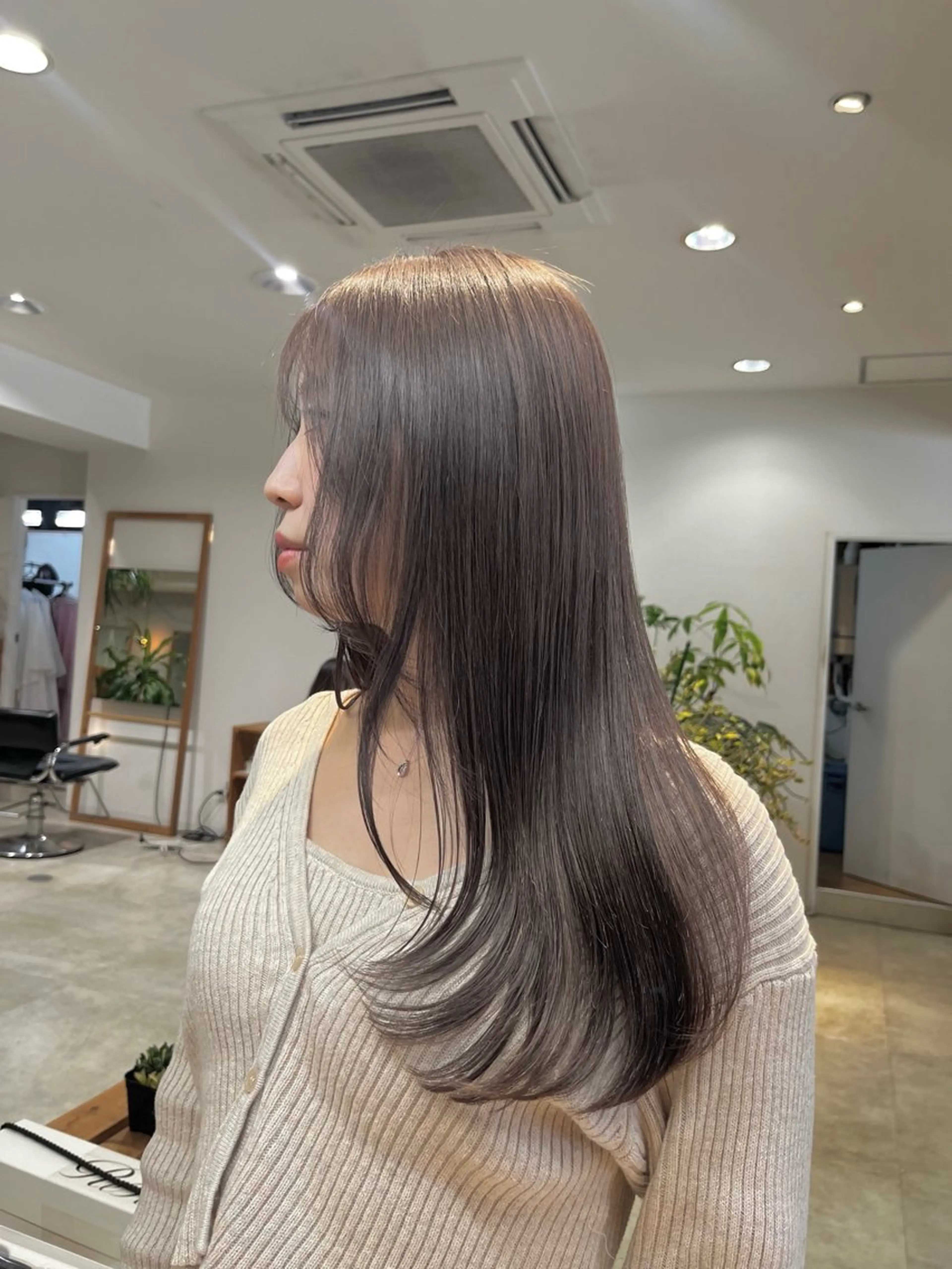 セミロング カラー カット ヘアカラー トリートメント hoNua. 栄/透明感カラーのヘアスタイル