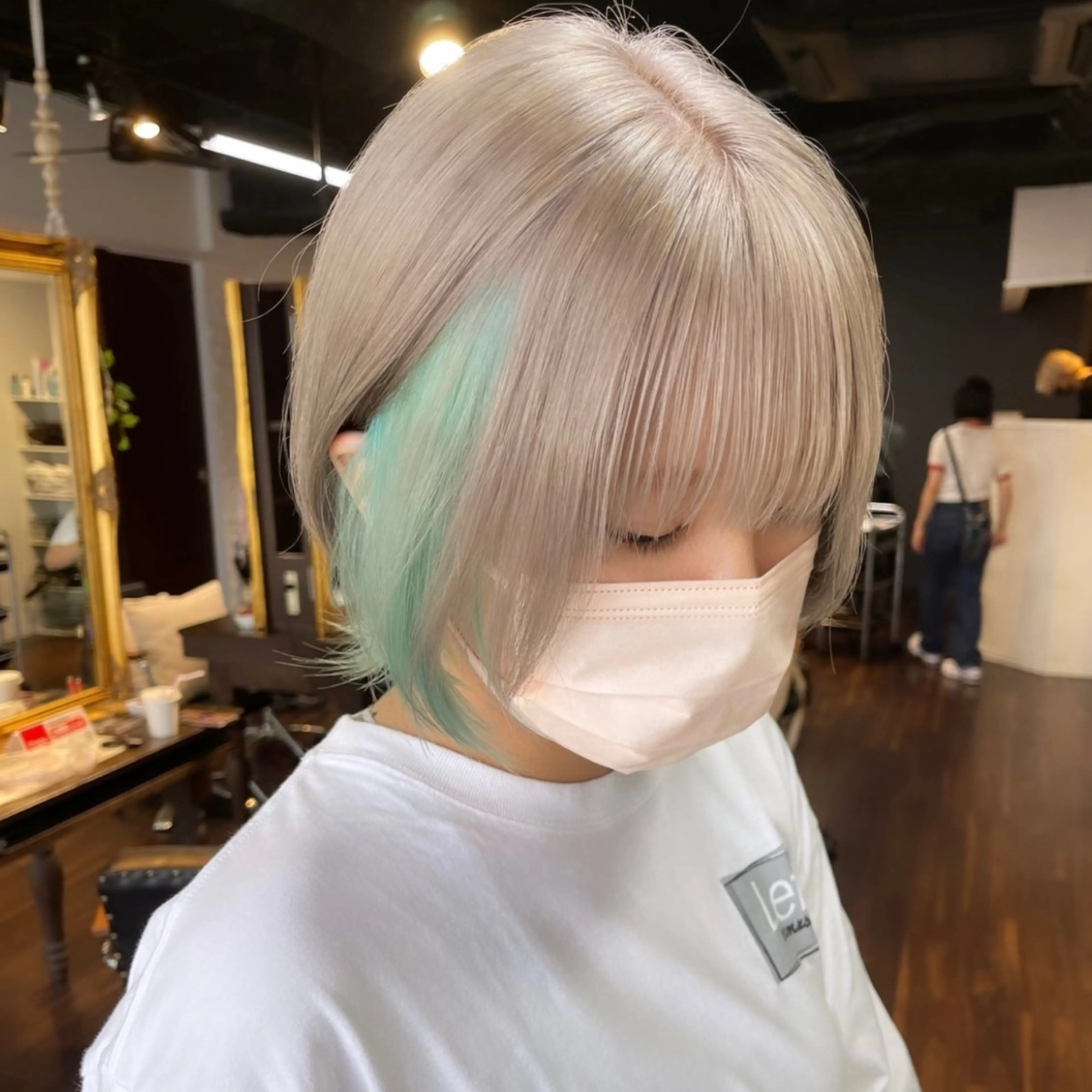 セミロング カラー ベージュカラー デザインカラー ダブルカラー ハイトーンカラー イルミナカラー 心斎橋ダブルカラー ボブ/レイヤーのヘアスタイル