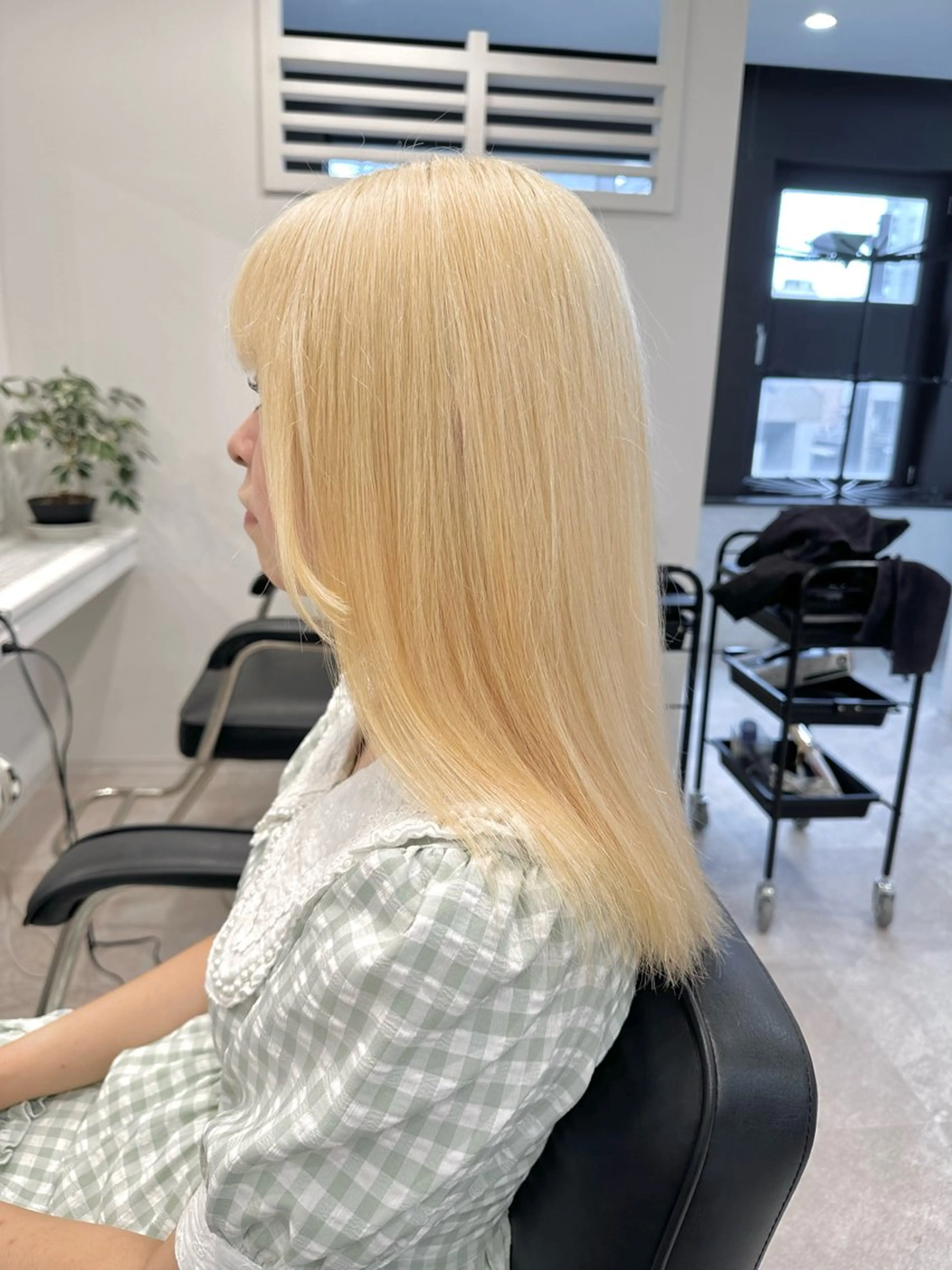 セミロング カラー ヘアアレンジ ブリーチ ブロンド ケアブリーチ ホワイトブロンド SALOWIN京都河原町Suite店所属・外国人風レイヤー/ ハイトーンSHUのヘアスタイル