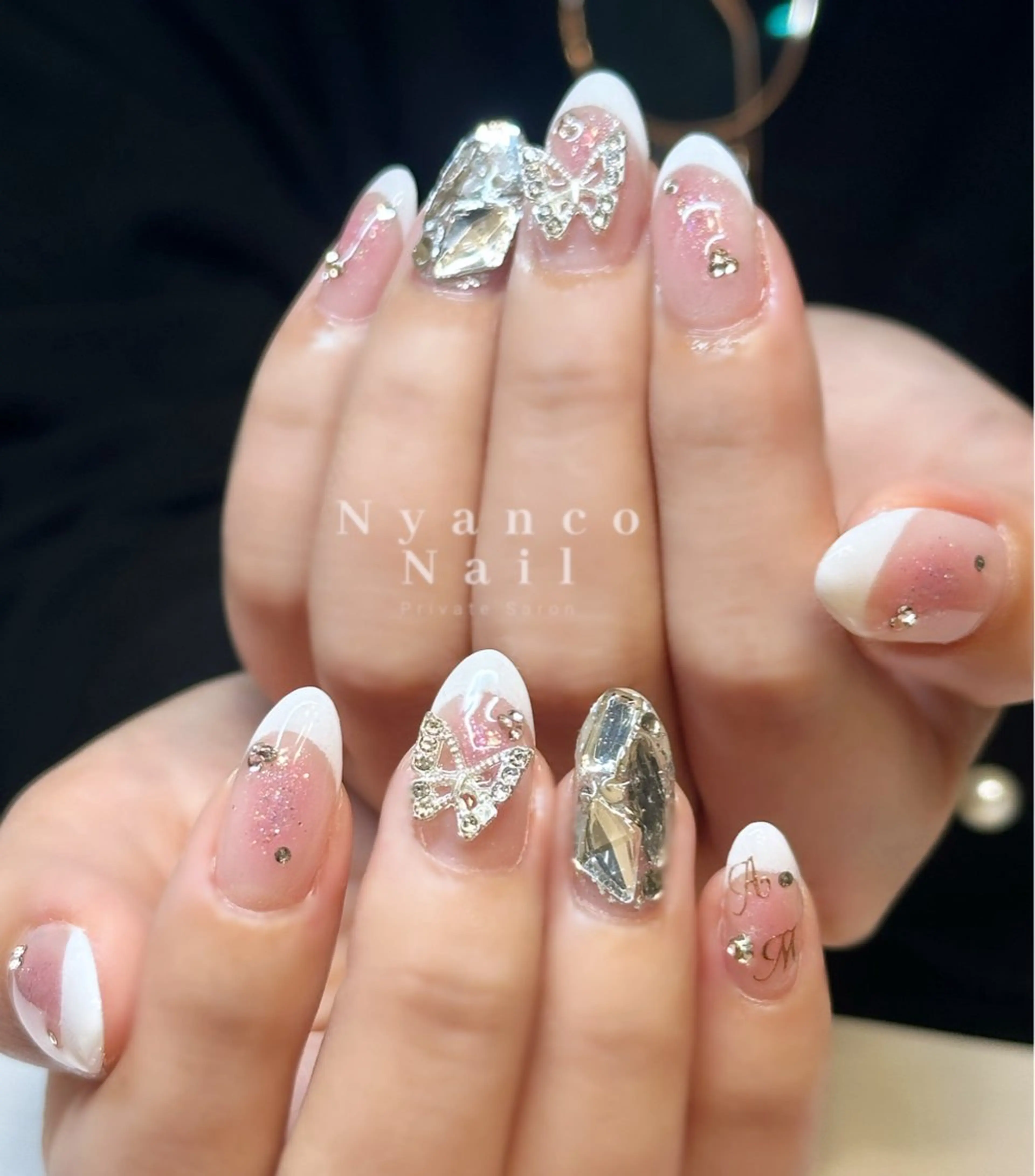 ネイル チークネイル フレンチネイル ジェルネイル キラキラネイル ラメ(グリッター) Nyanco Nailのネイルデザイン