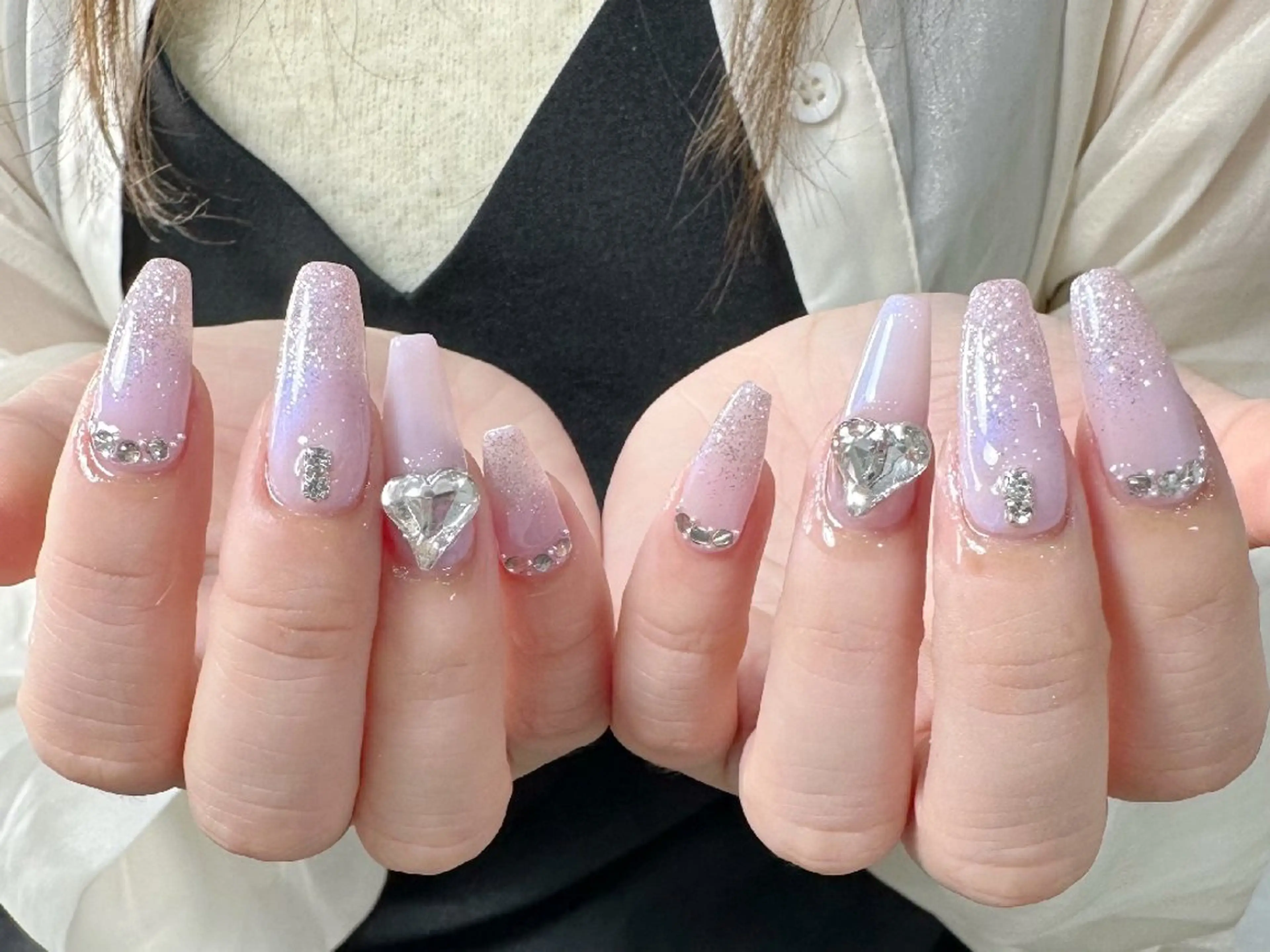 ネイル チークネイル フレンチネイル ジェルネイル ガーリー キラキラネイル ハンドネイル UM Nail Salonのネイルデザイン