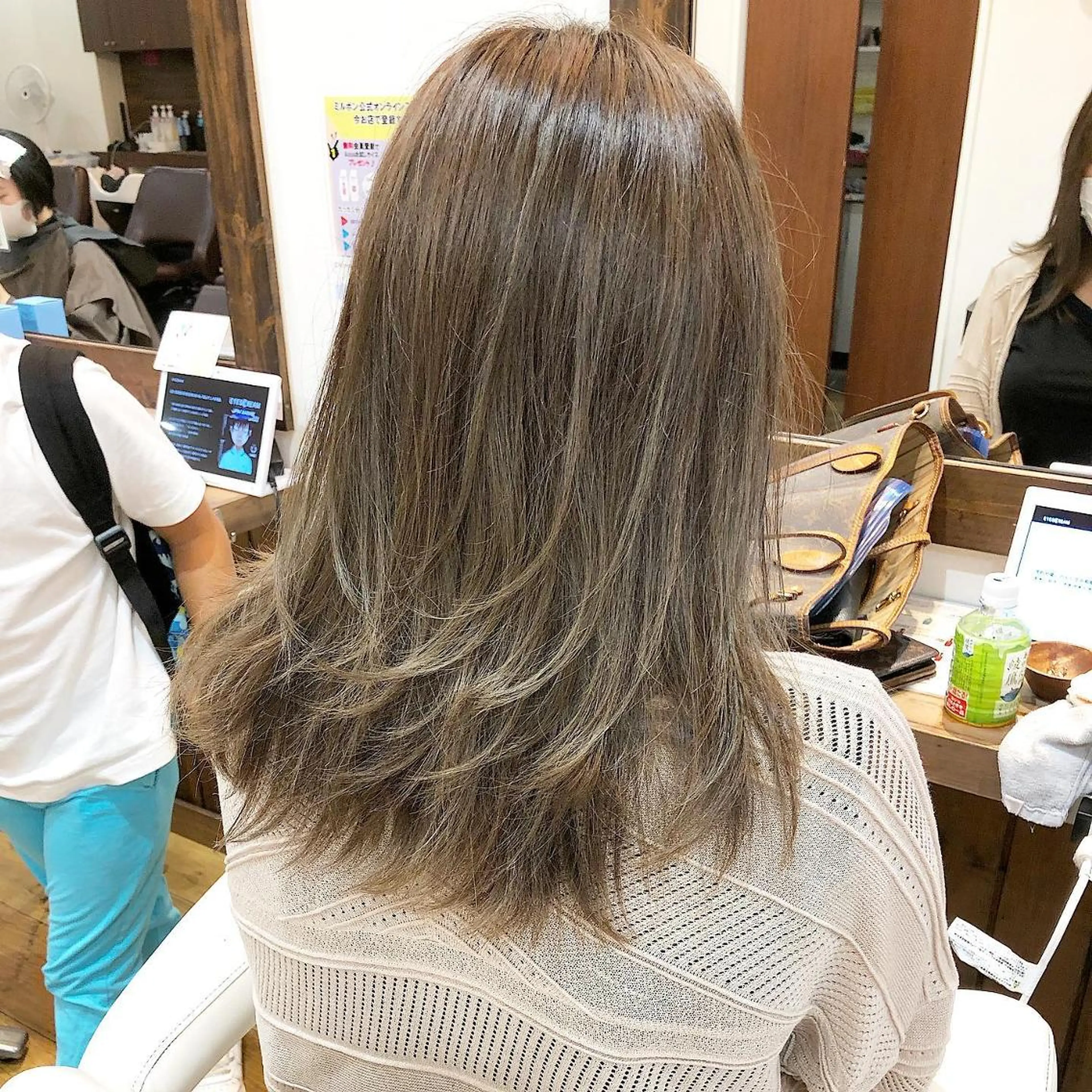 カラー グレージュ 🌈ハイトーン/ ワタル🌈のヘアスタイル