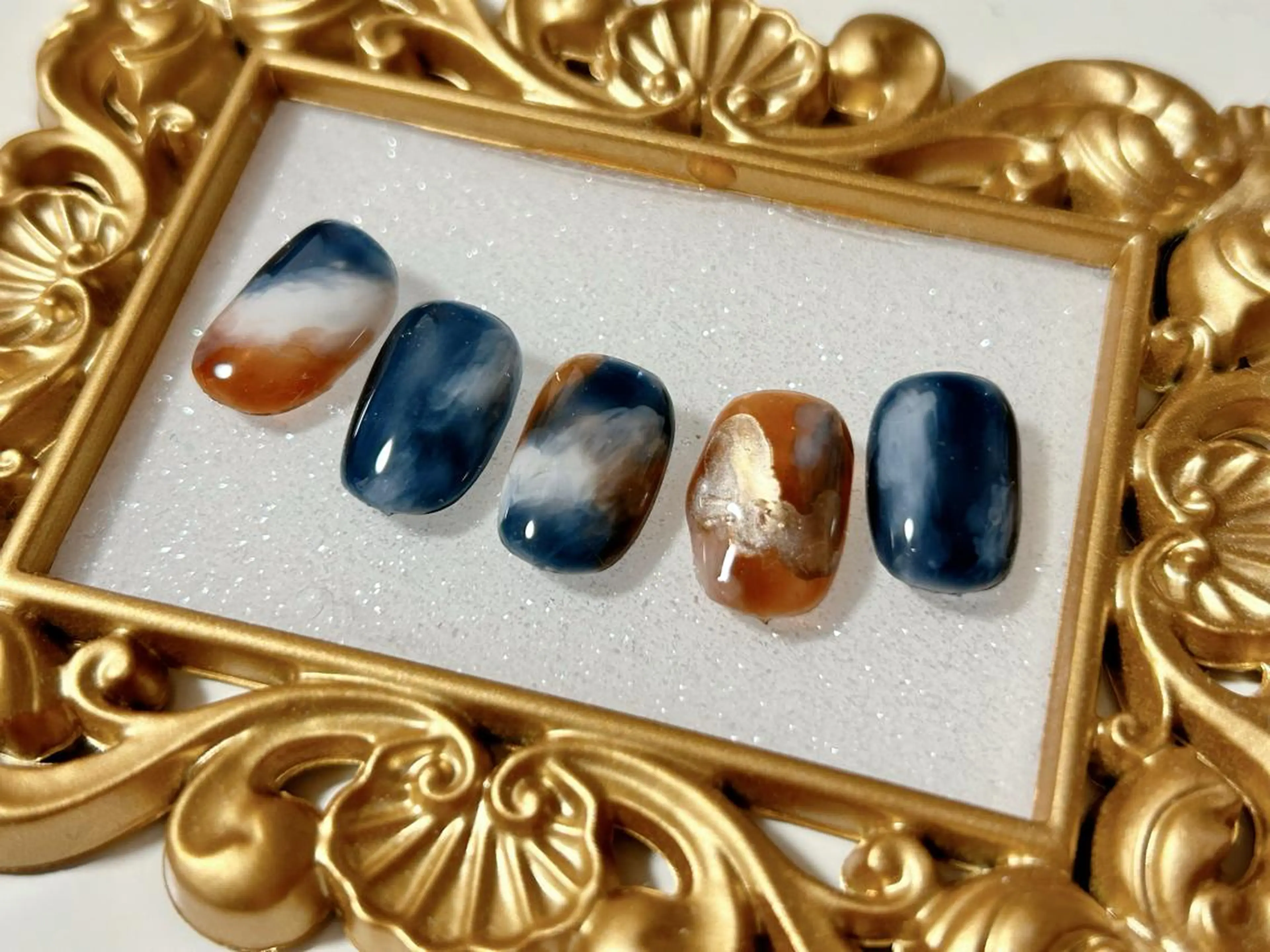 ネイル ネイビー ニュアンスネイル オレンジ ハンドネイル ハンドケア Ainchi nail所属・＊ misa ＊のネイルデザイン