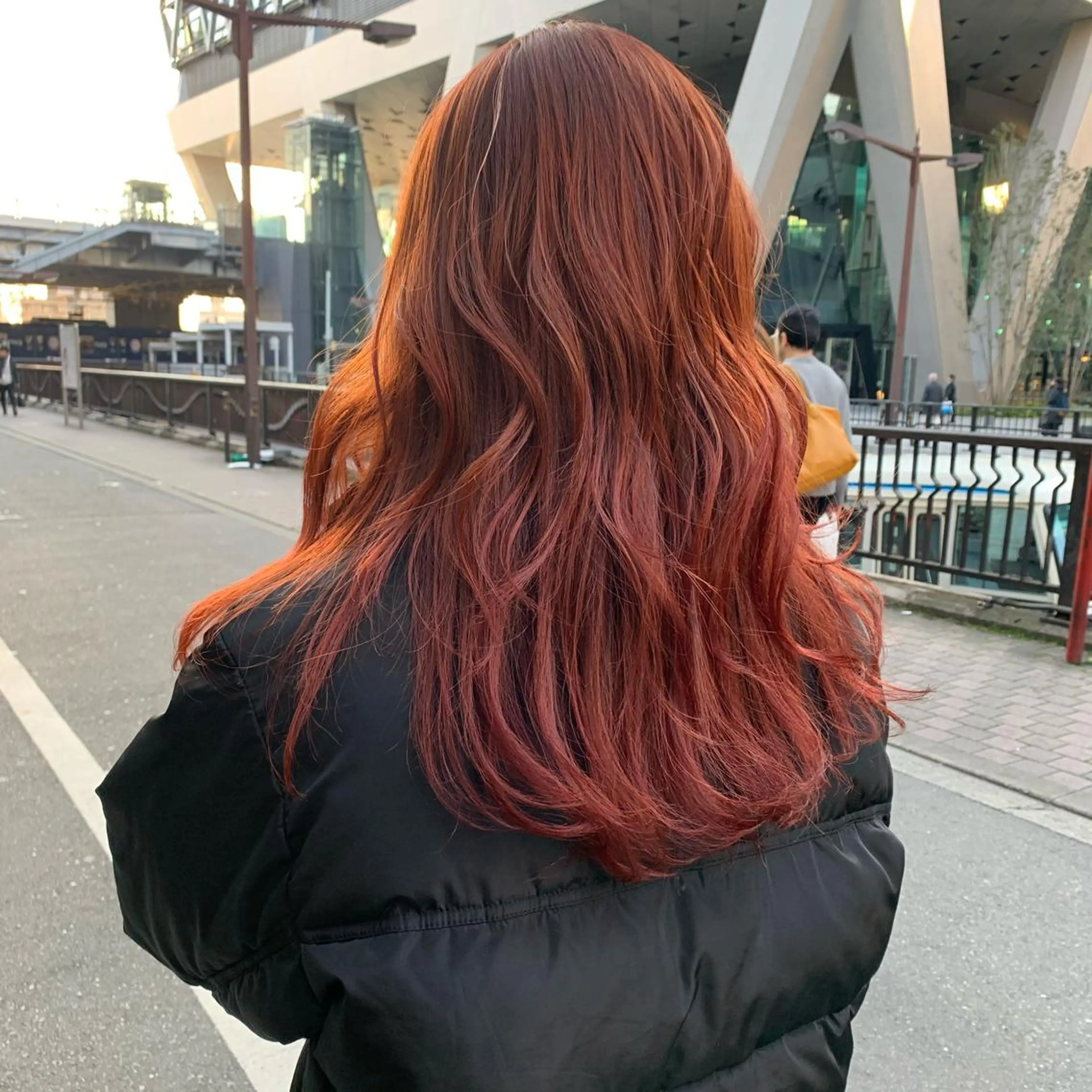 ロング カラー ブラウンカラー ハイトーンカラー オレンジ オレンジレッド レッドカラー カット ヘアカラー レイヤー×グレージュ /ピンク🩷mioのヘアスタイル