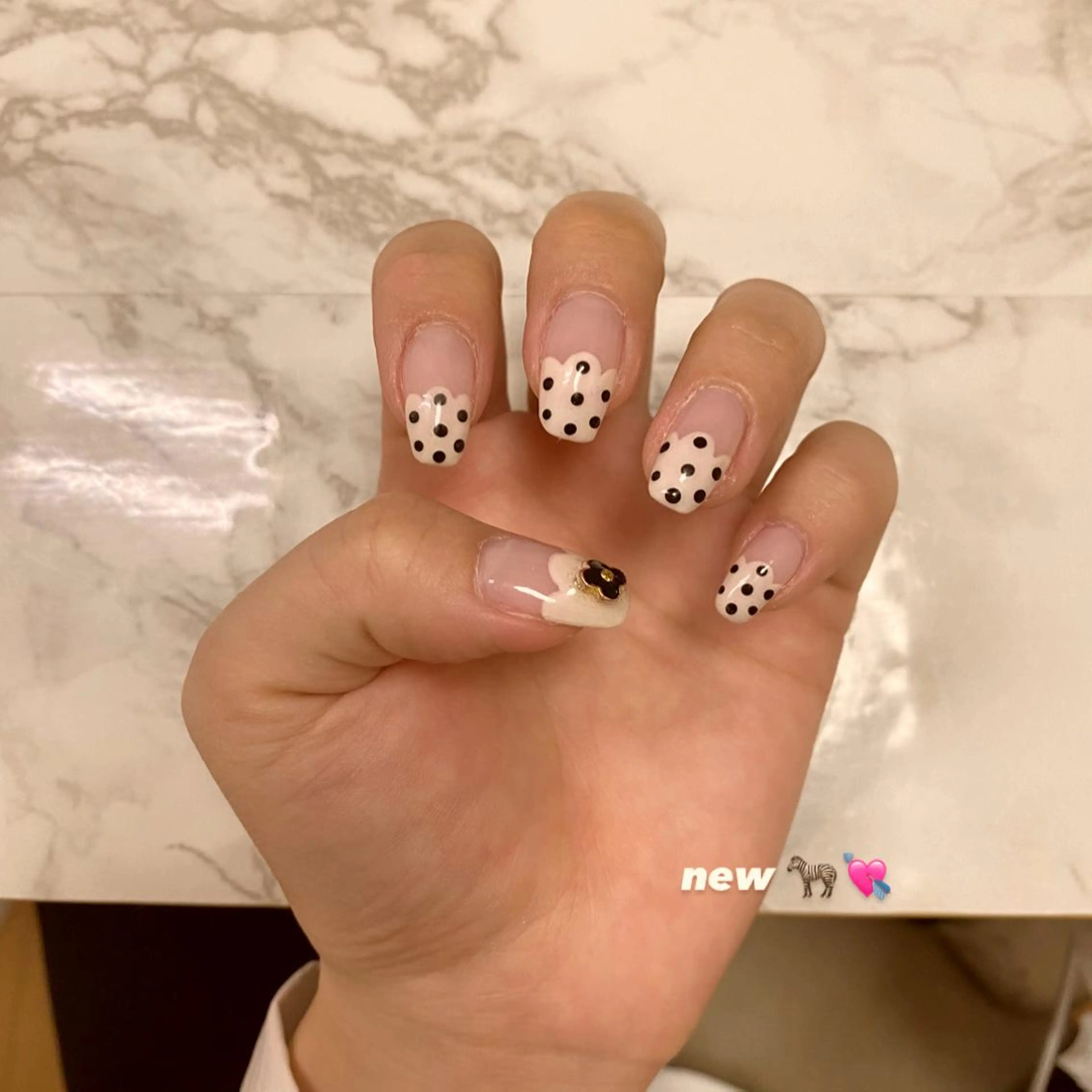 ネイル アートネイル ドット フレンチネイル ハンドネイル nail salon charmのネイルデザイン