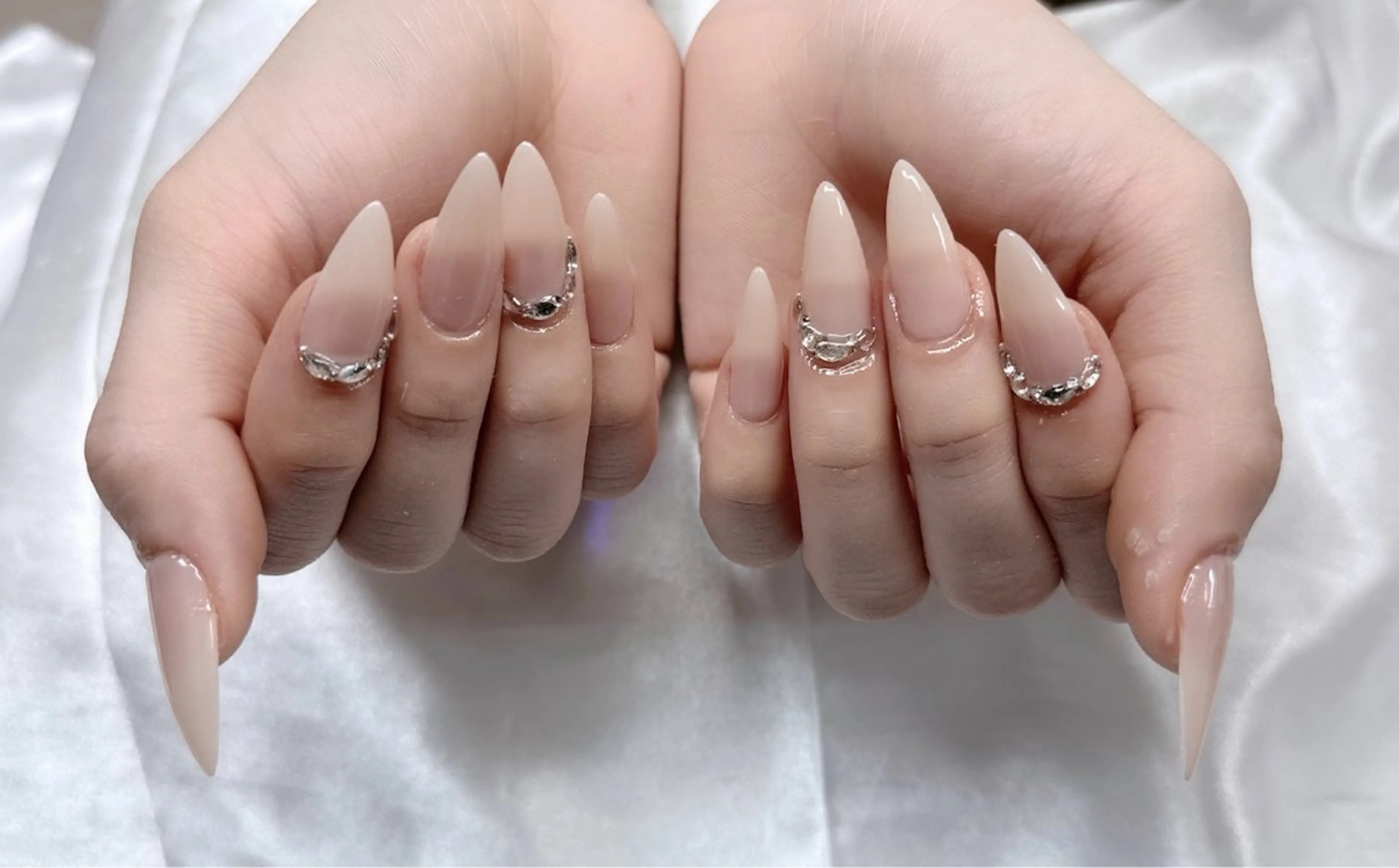 ネイル フットネイル ジェルネイル 韓国ネイル マグネットネイル 持ち込み ハンドネイル Akiko ネイルサロン所属・AKIKO ネイルサロンのネイルデザイン