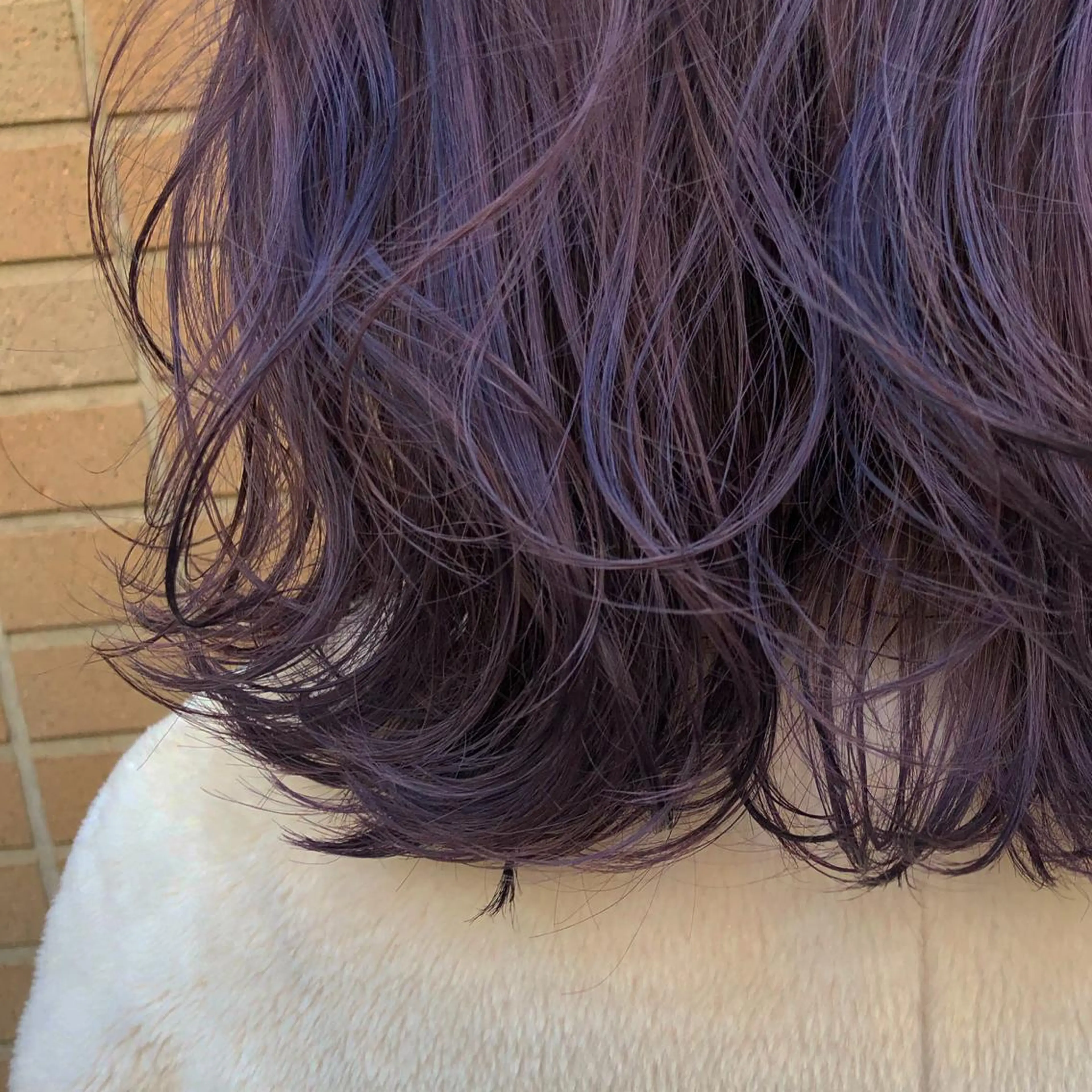 プレイングカラー🤍 細めハイライトのヘアスタイル