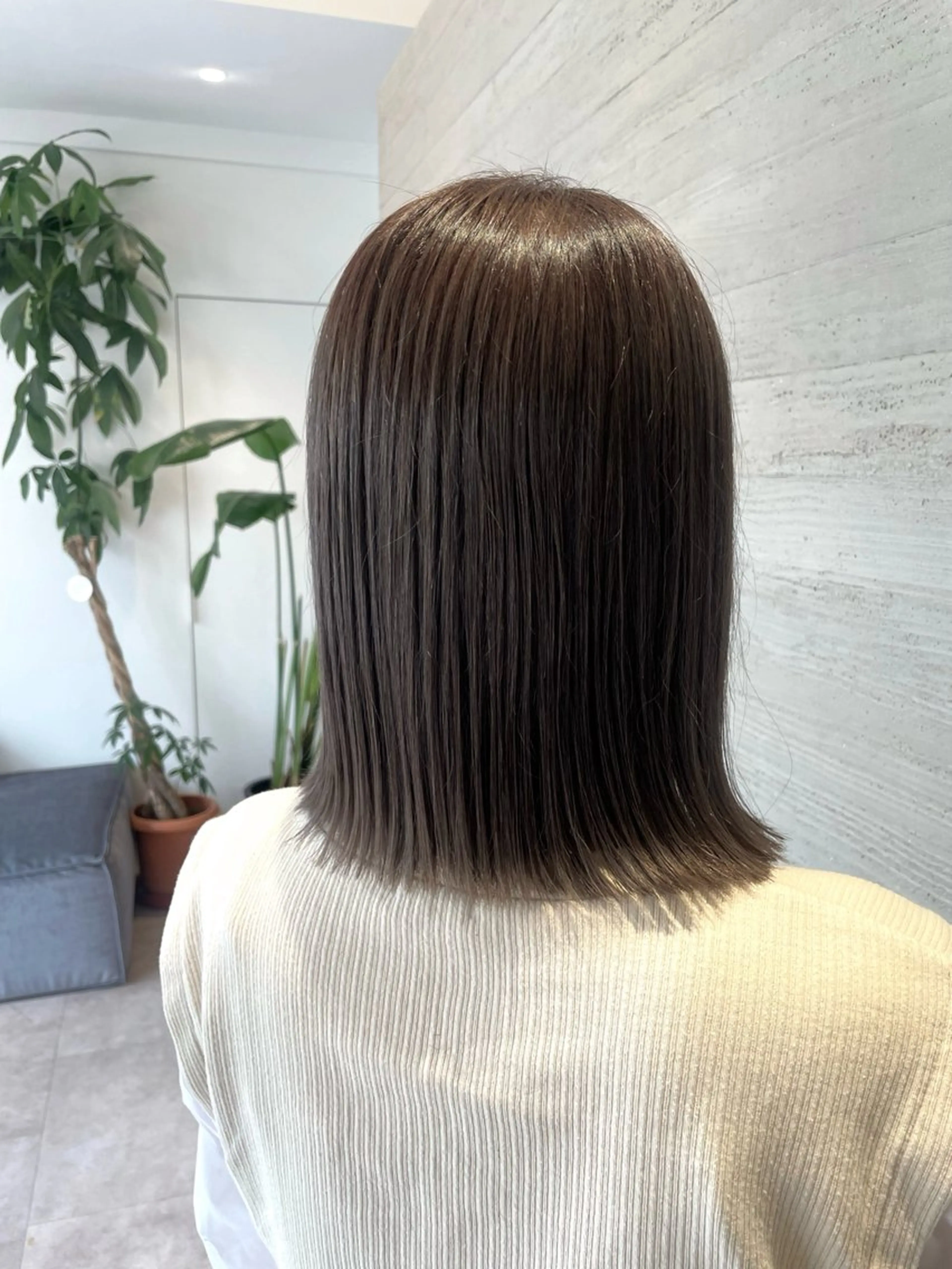 ミディアム カット ヘアカラー NEST by chord （ネストバイコード）所属・🤍関根 朋香🤍のヘアスタイル