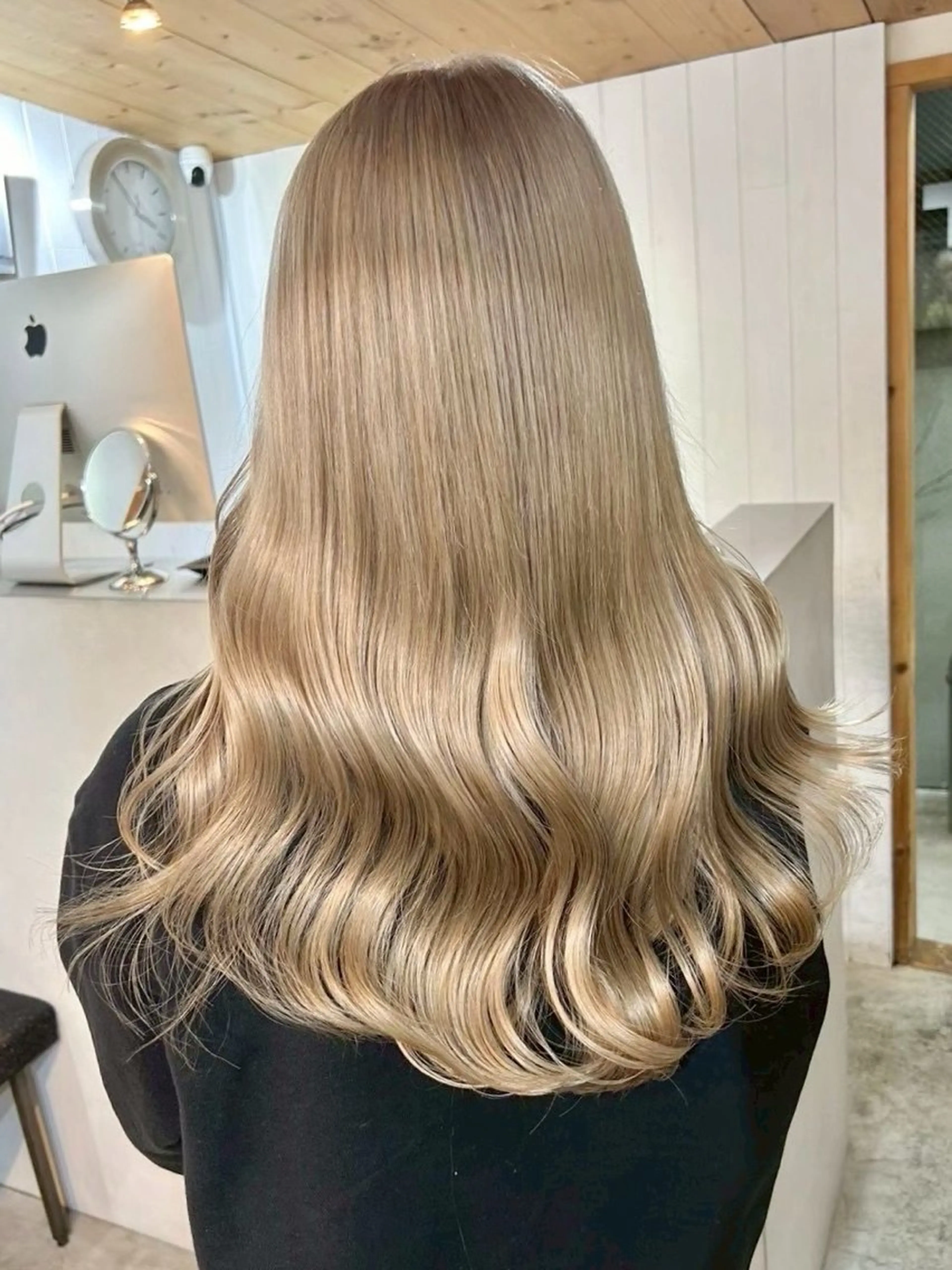 ロング カラー ヘアカラー トリートメント ハイトーン/ブリーチ 八重津 晃輔のヘアスタイル