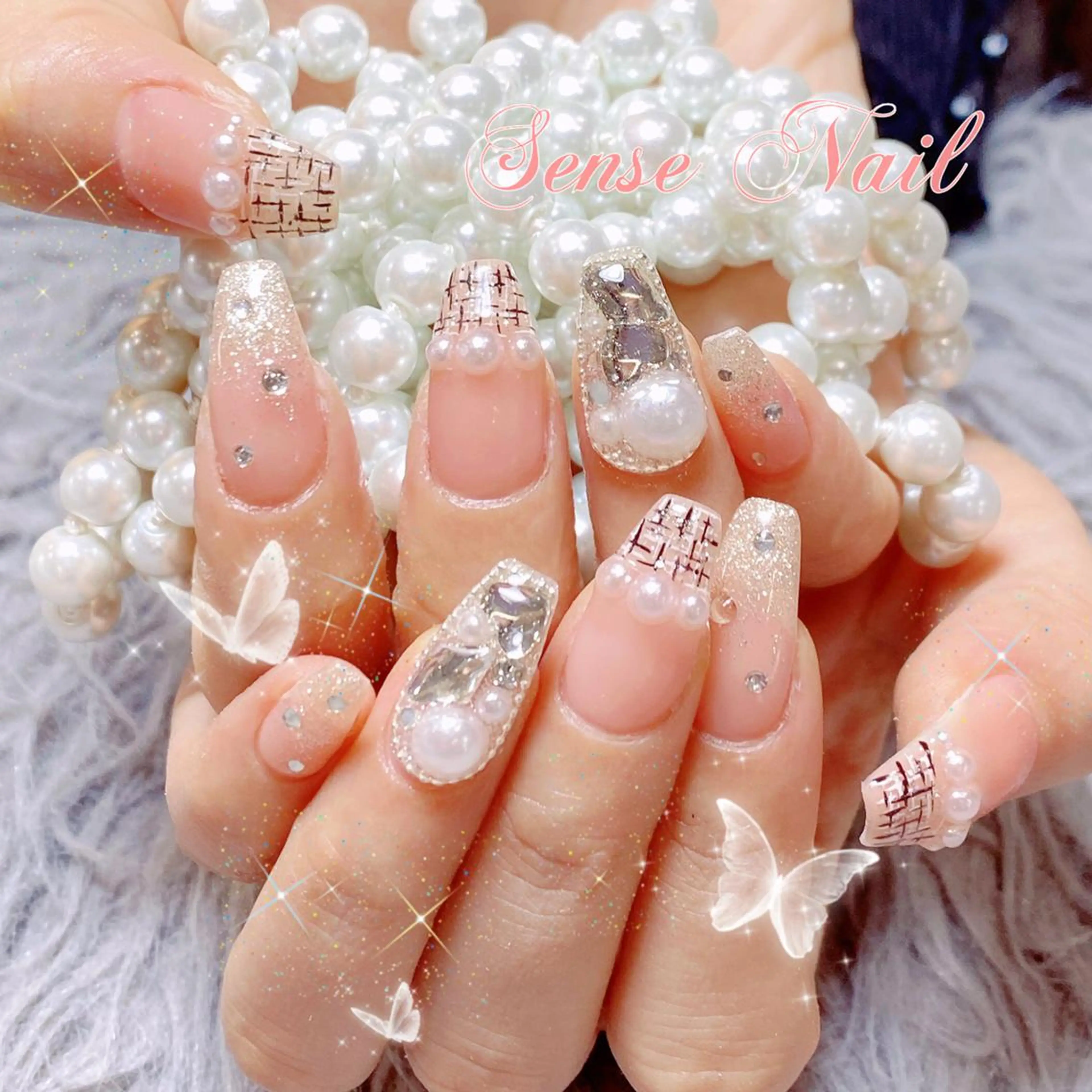 ネイル ハンドネイル ハンドケア Queenie 🦋のネイルデザイン