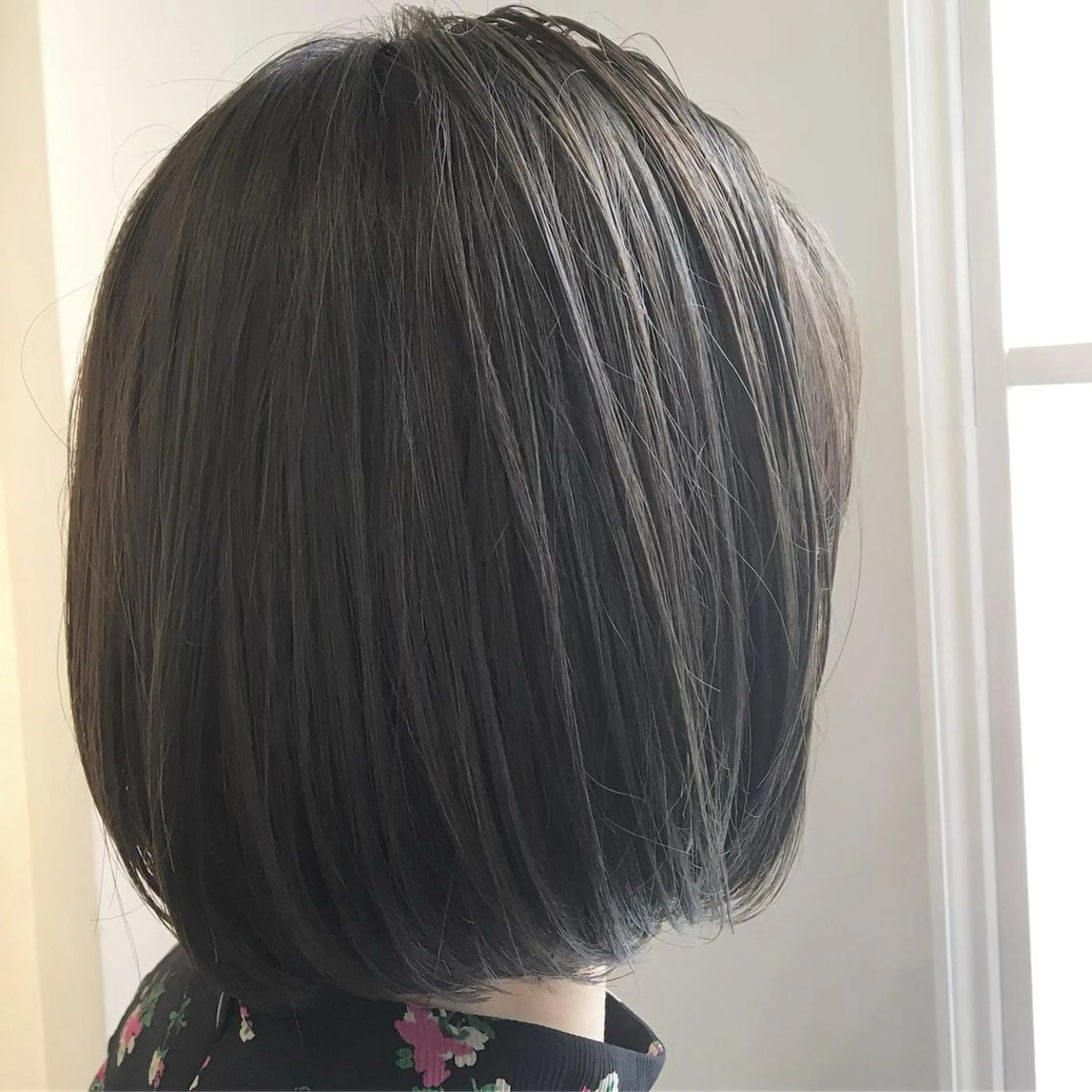 ミディアム カラー オリーブカラー ボブ カット ヘアカラー トリートメント ♡オシャ髪♡AI ✂️newi町田のヘアスタイル