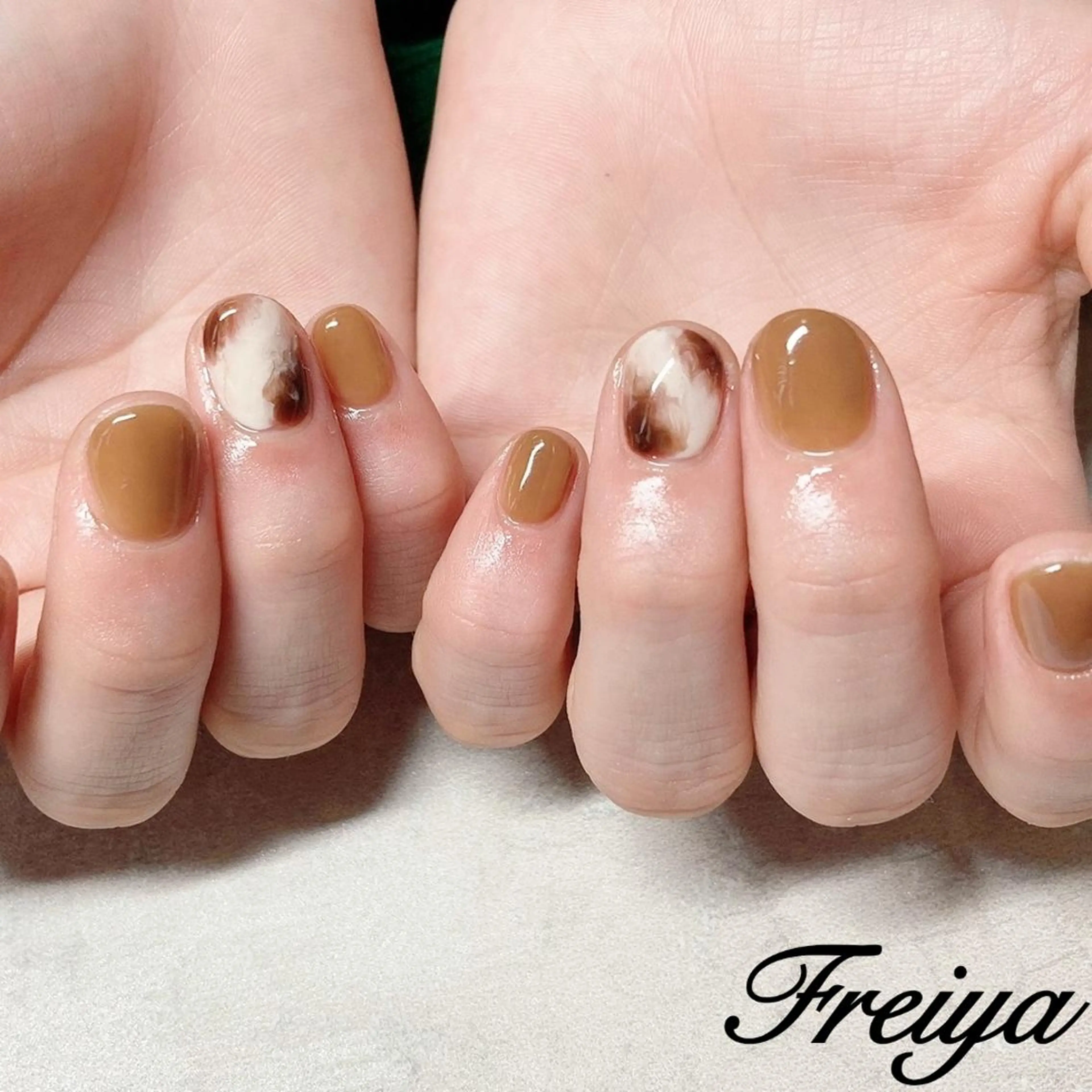 ネイル FREIYA所属・FREIYA マツエク、ネイルの眉毛・アイブロウイメージ