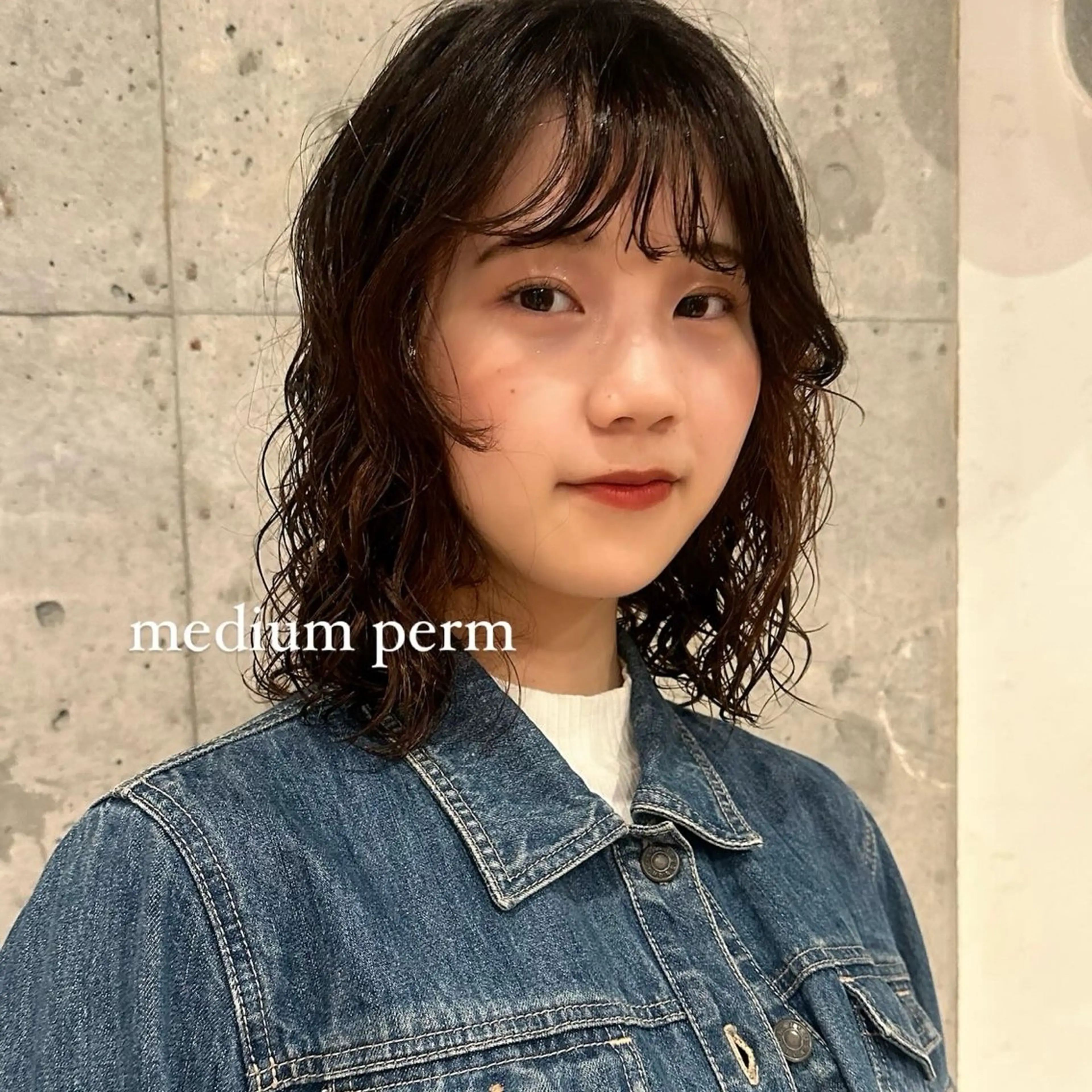 ミディアム カラー パーマ ミディアムパーマ レイヤーカット カット パーマ トリートメント ヘッドスパ ヘアセット パーマ/ボブパーマ 艶カラー/坂本小夏のヘアスタイル