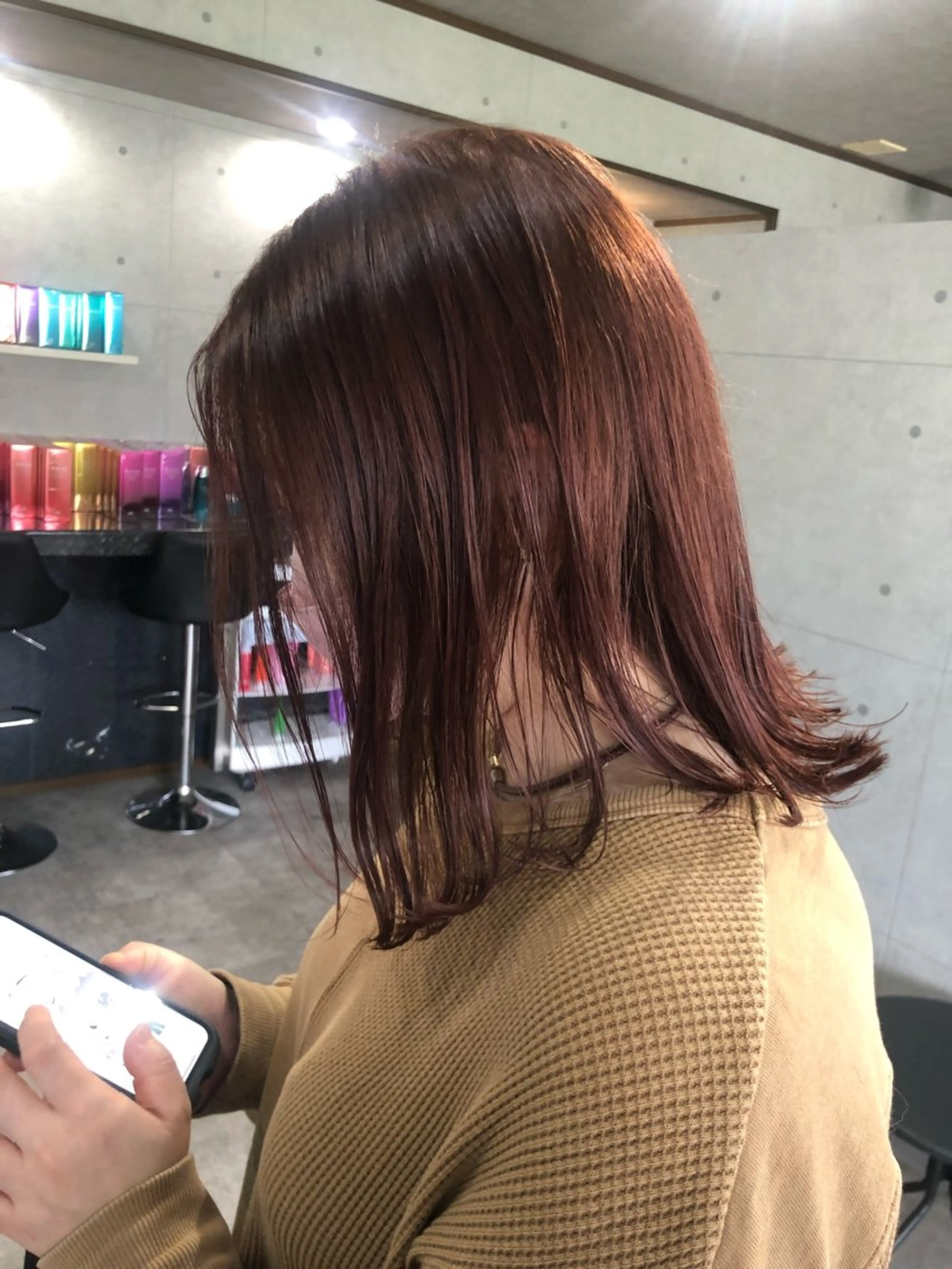 ミディアム ボブ くびれヘア くせ毛 切りっぱなしロブ 小顔カット REVE所属・REVE 【外国人風カラー】のヘアスタイル