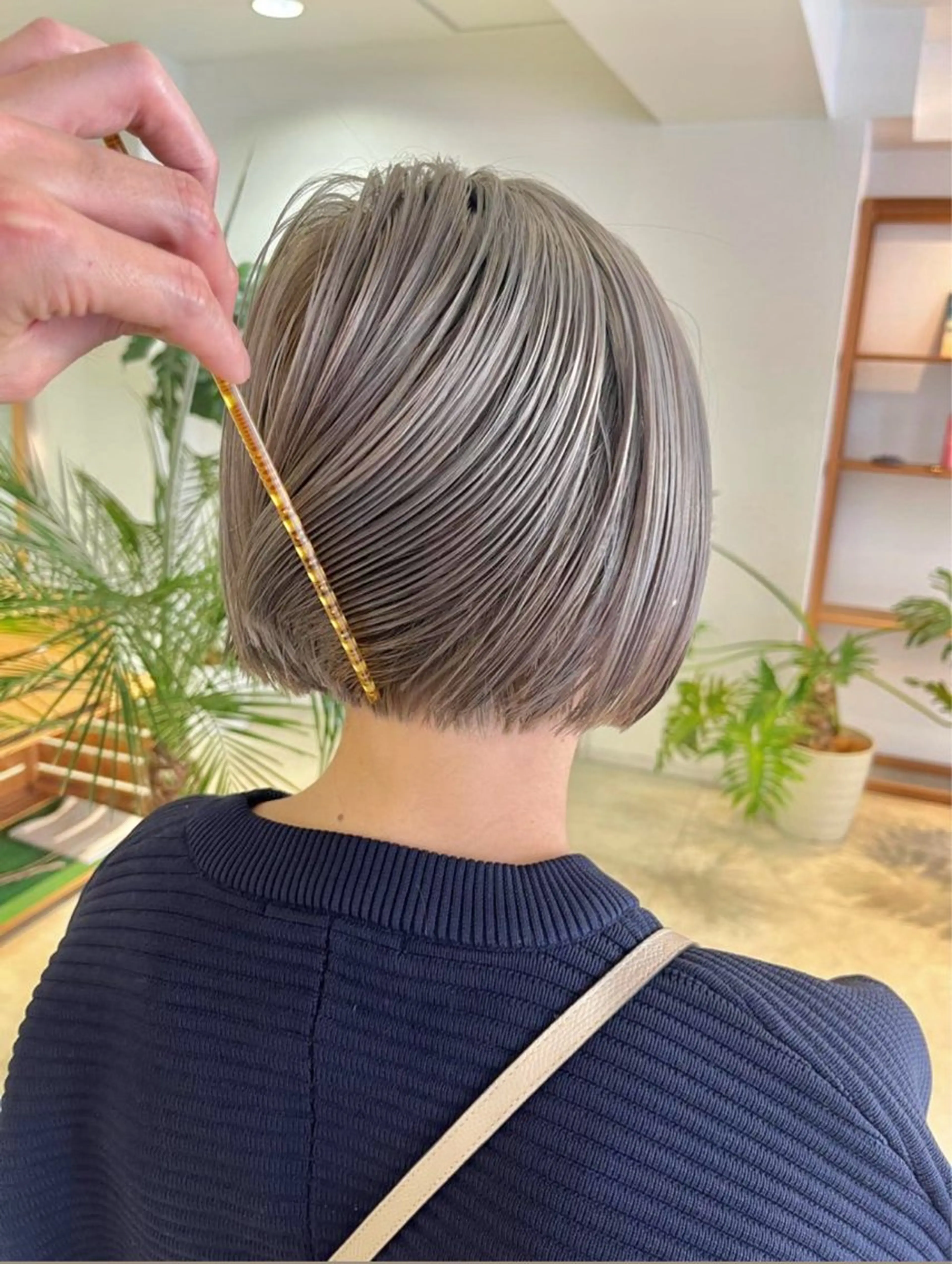 ショート ボブ カット ヘアカラー hoNua. 栄/透明感カラーのヘアスタイル