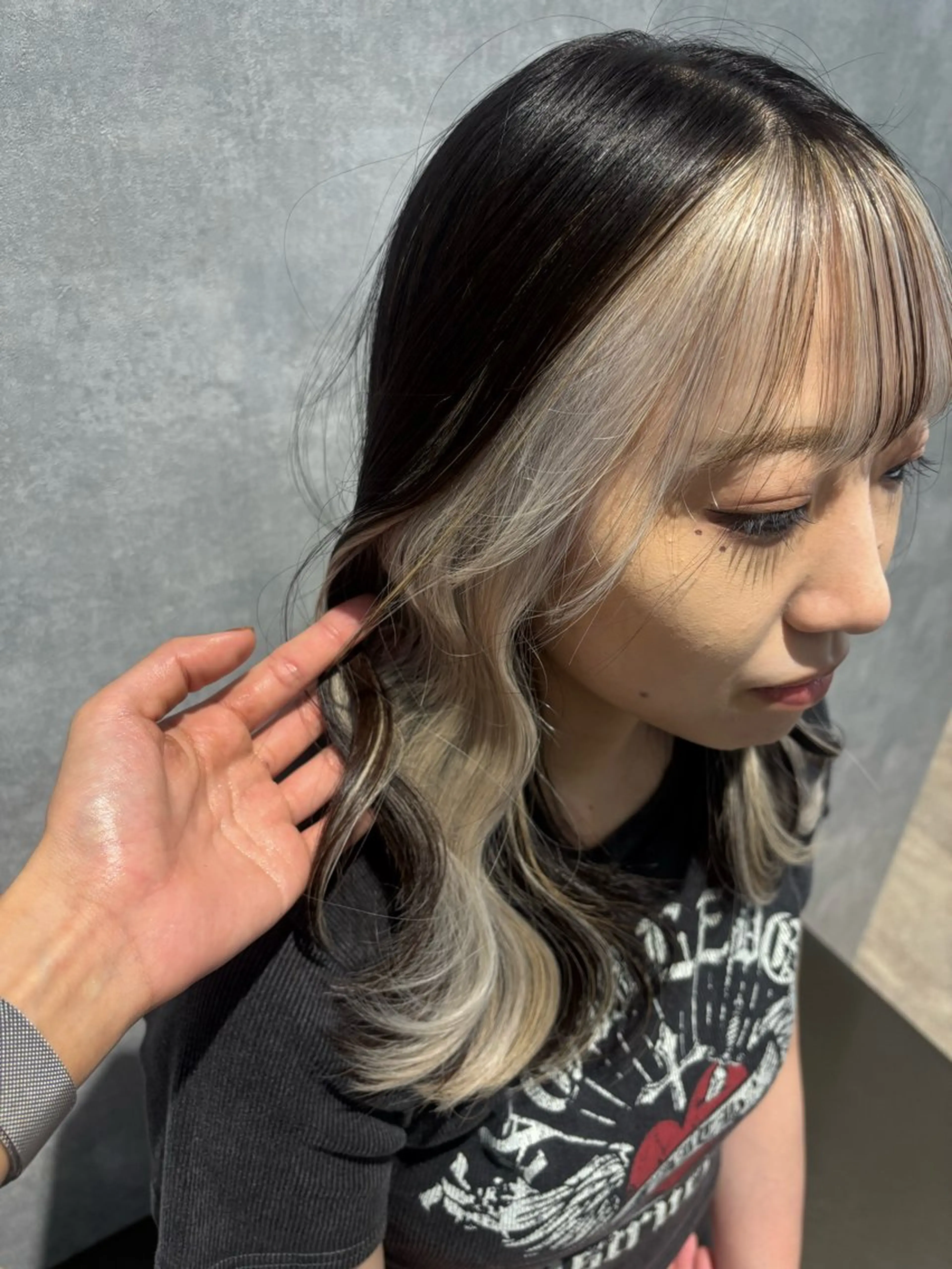 セミロング カラー カット ヘアカラー トリートメント 🌐NATSUMI 🌐【寒色カラー】のヘアスタイル