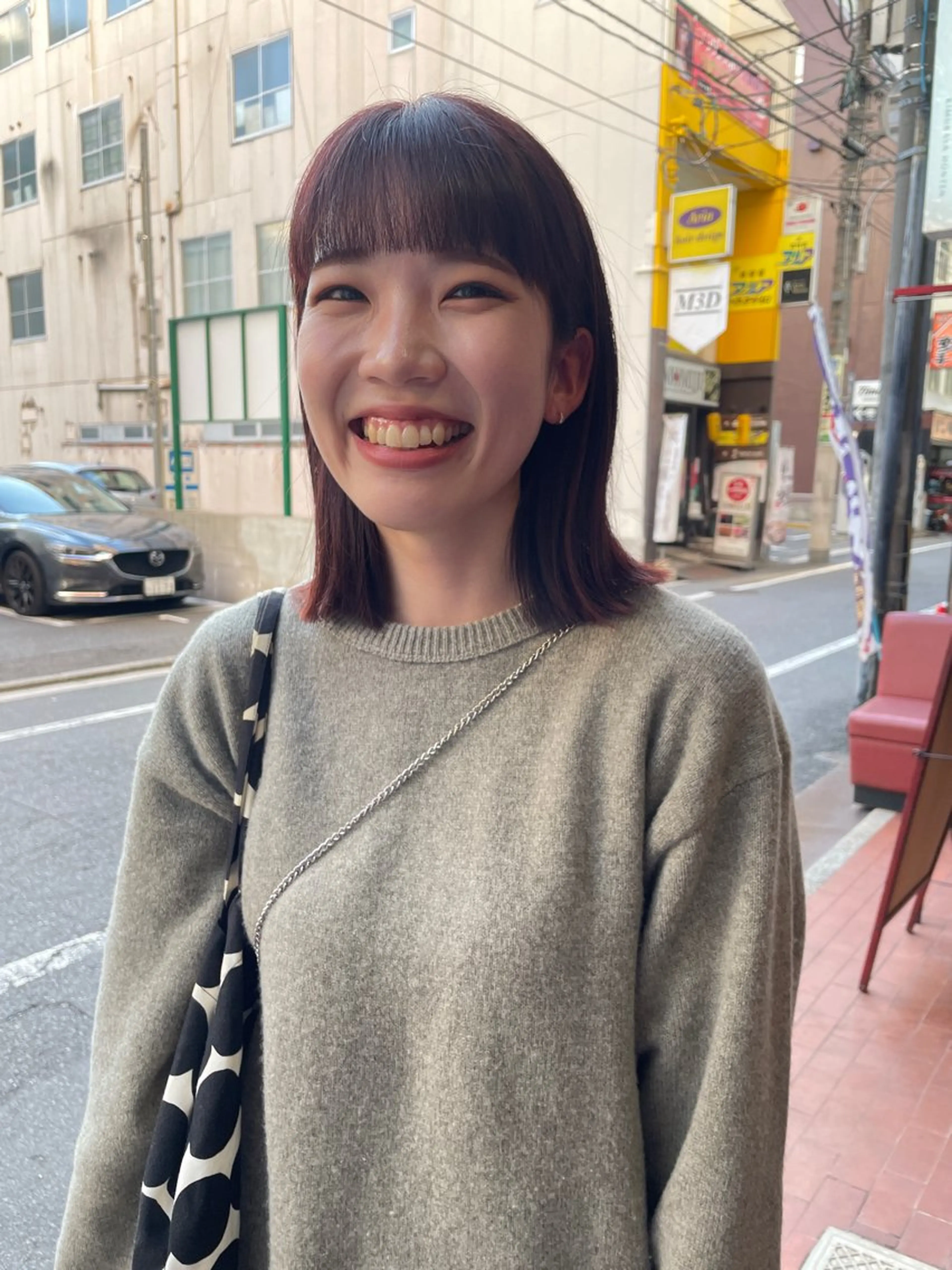 ミディアム カラー ボルドーカラー カット ヘアカラー トリートメント さの あやねのヘアスタイル