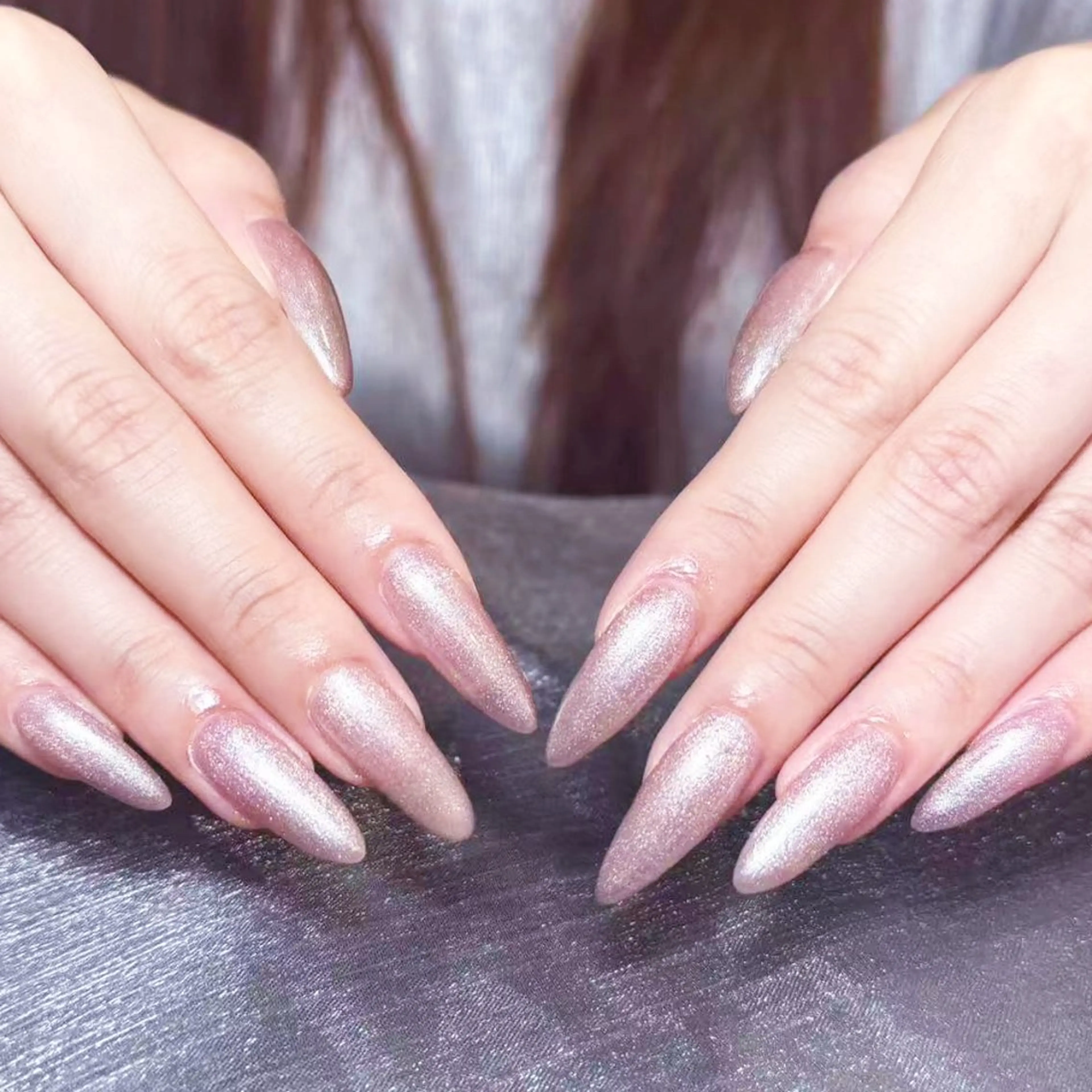 ネイル アートネイル オーロラネイル ガーリー キラキラネイル 韓国ネイル ハンドネイル yu ri 🌹のネイルデザイン