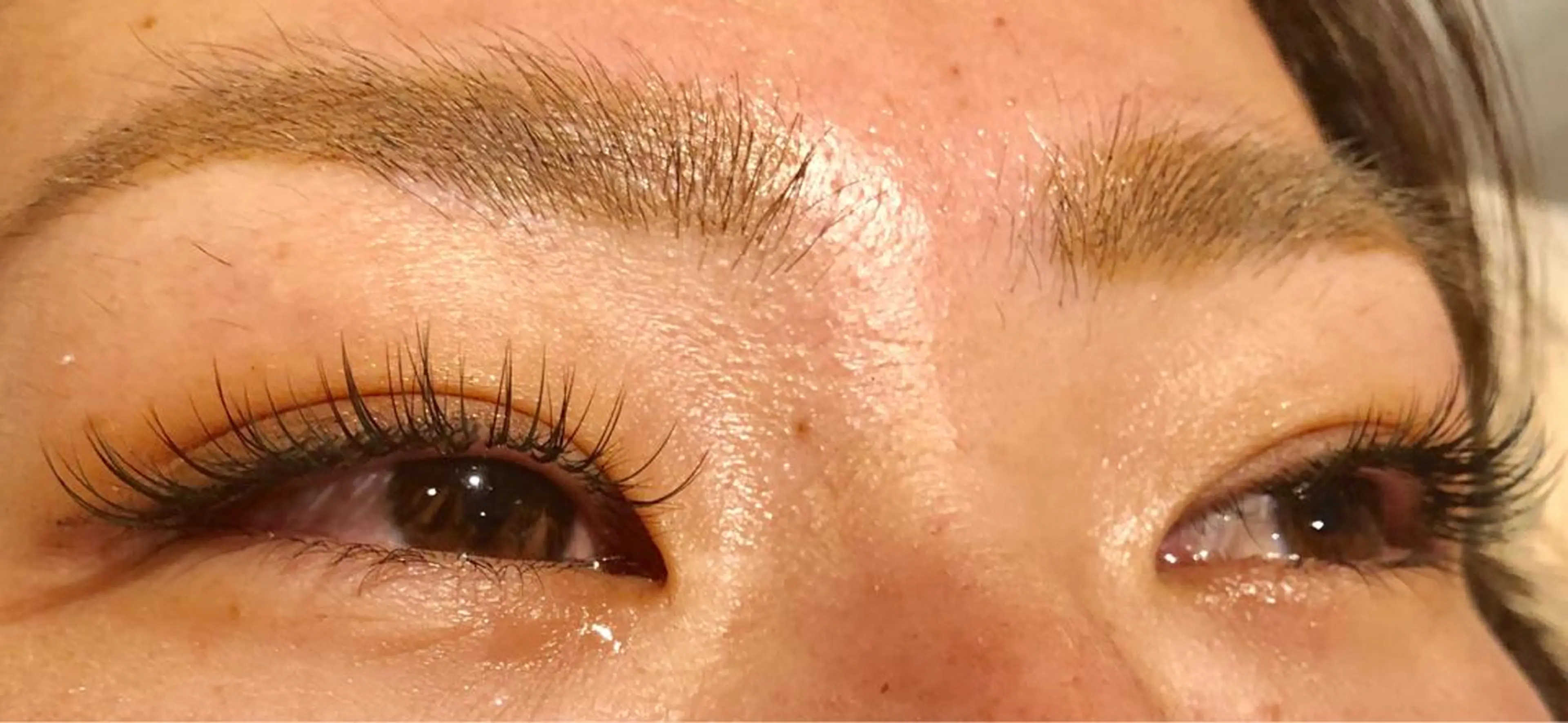 マツエク・マツパ カラーマツエク arev所属・矢野 詩依奈の眉毛・アイブロウイメージ