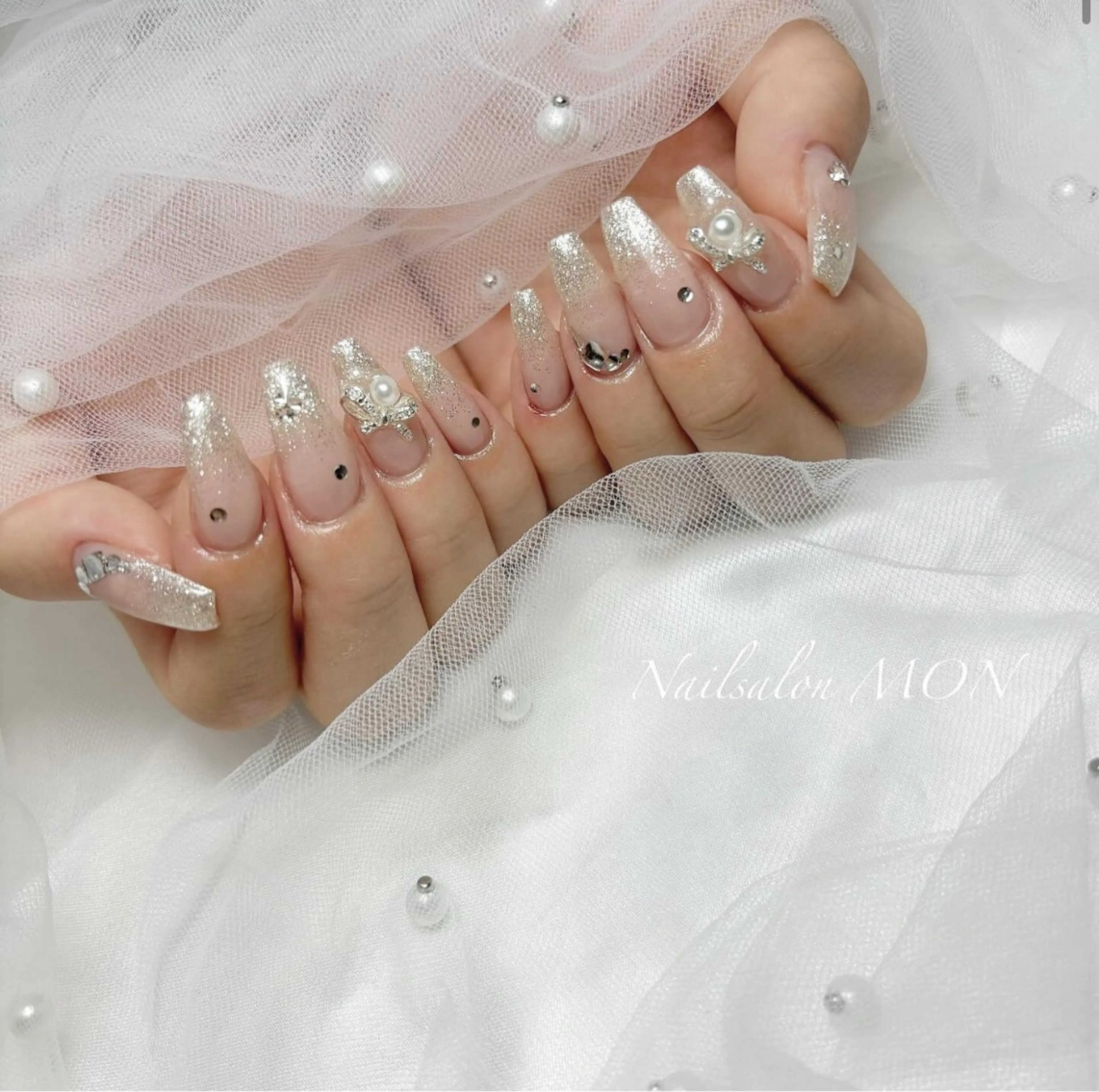 ネイル ストーンネイル ハンドネイル Nailsalon MONのネイルデザイン
