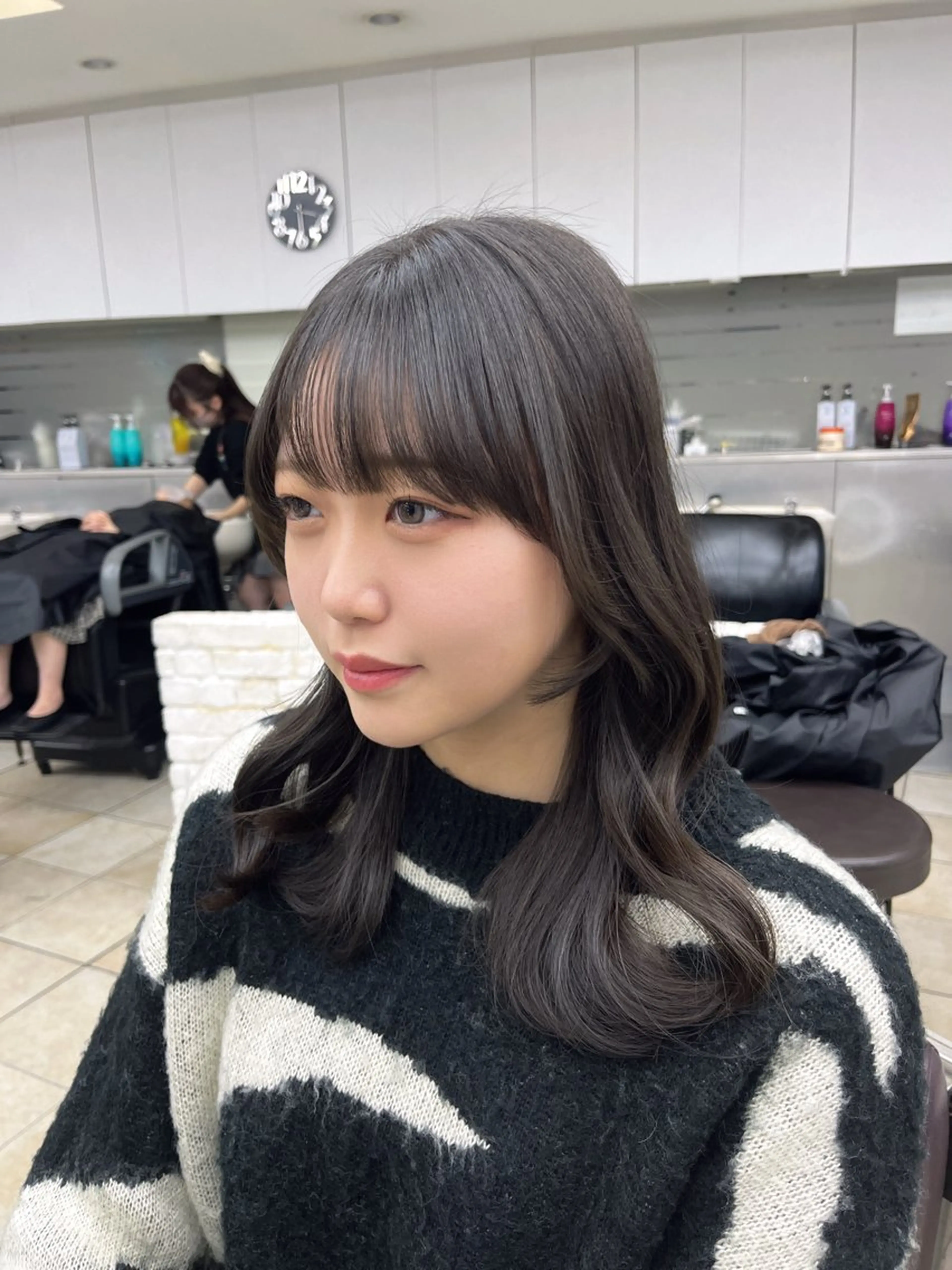 ミディアム MITSUKI🤍 モテ髪×韓国レイヤーのヘアスタイル