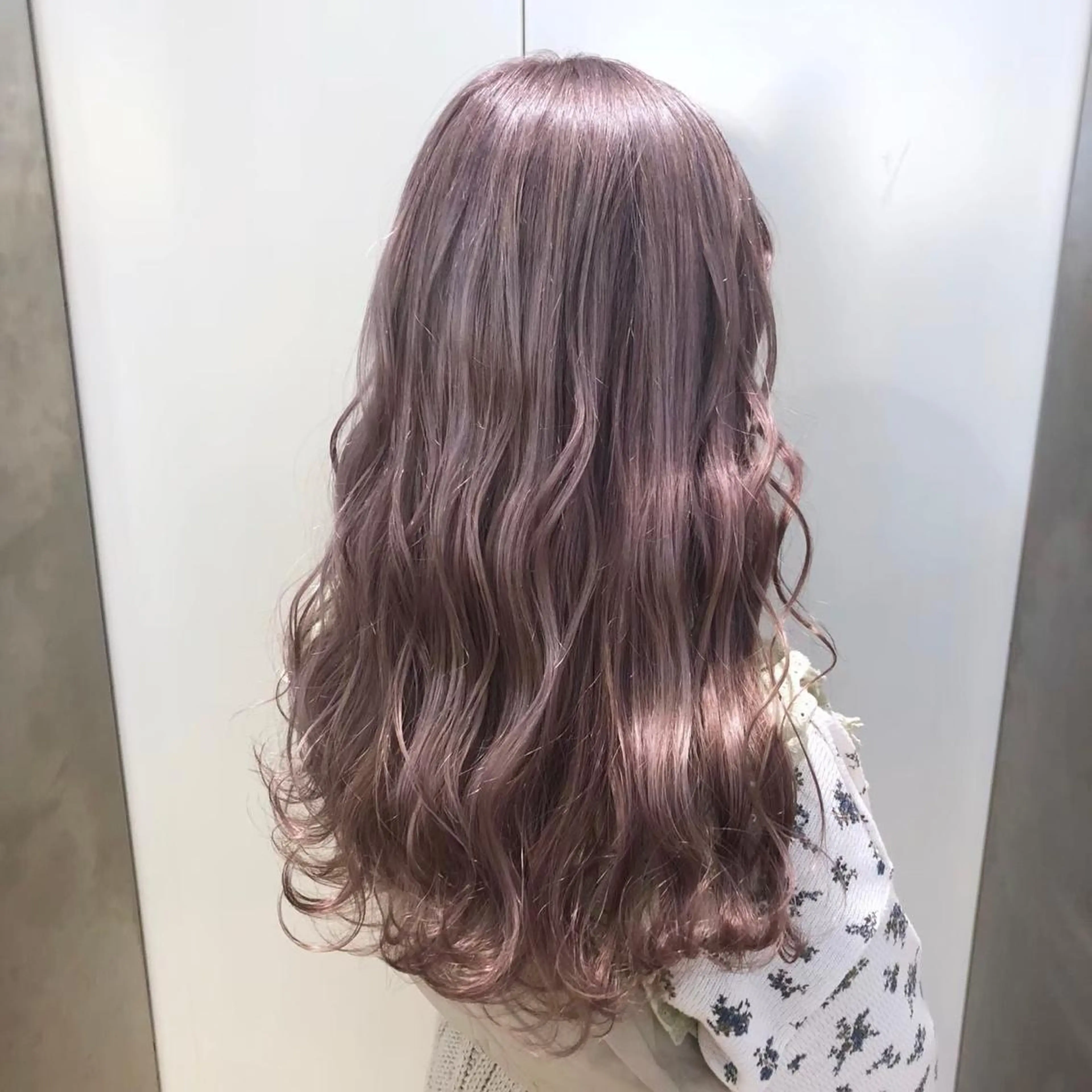 セミロング 遠藤沙也加 /レイヤーカットのヘアスタイル