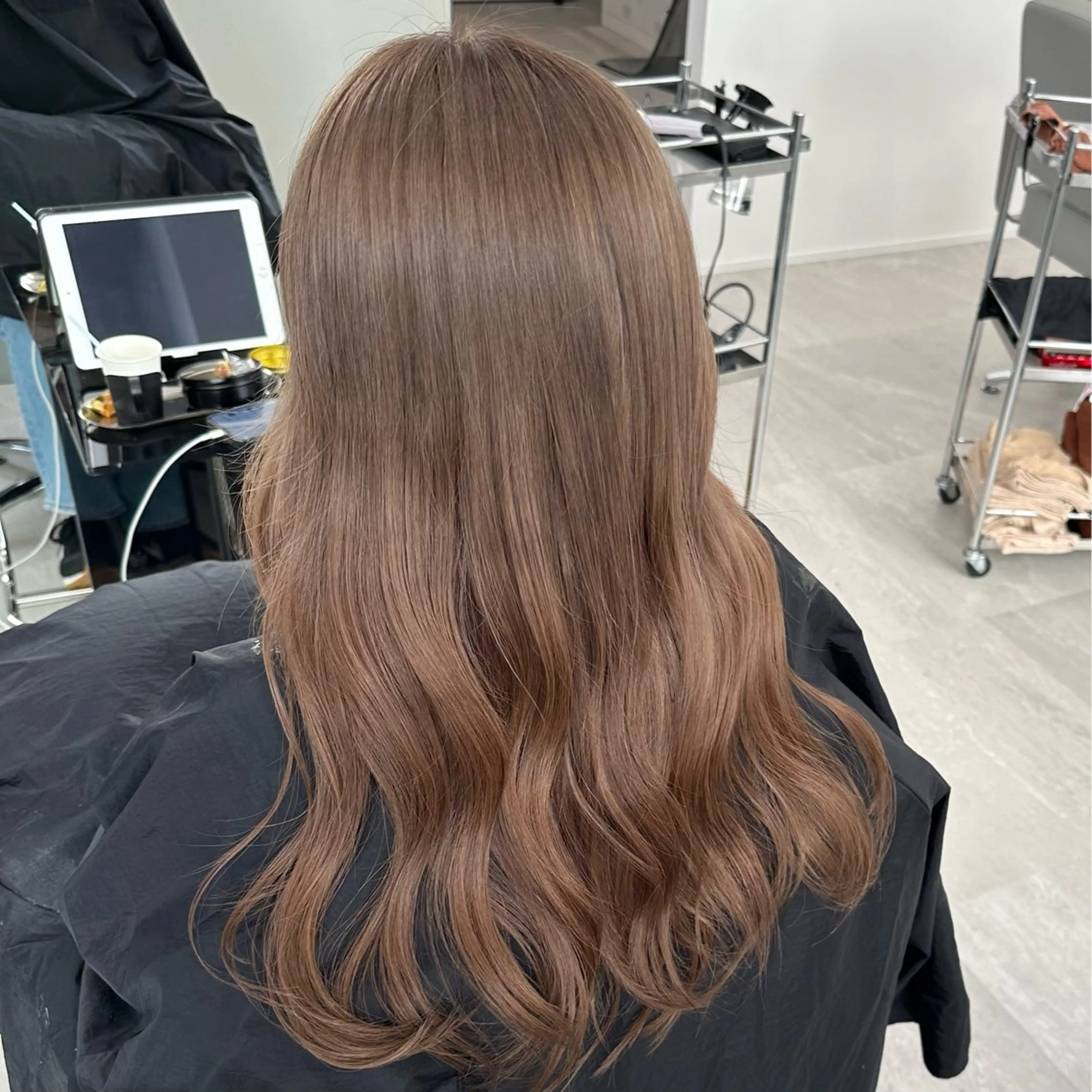 ロング カラー ヘアカラー トリートメント REAL 心斎橋所属・ハイトーン/ベージュ /デザイン🦋ナツミのヘアスタイル