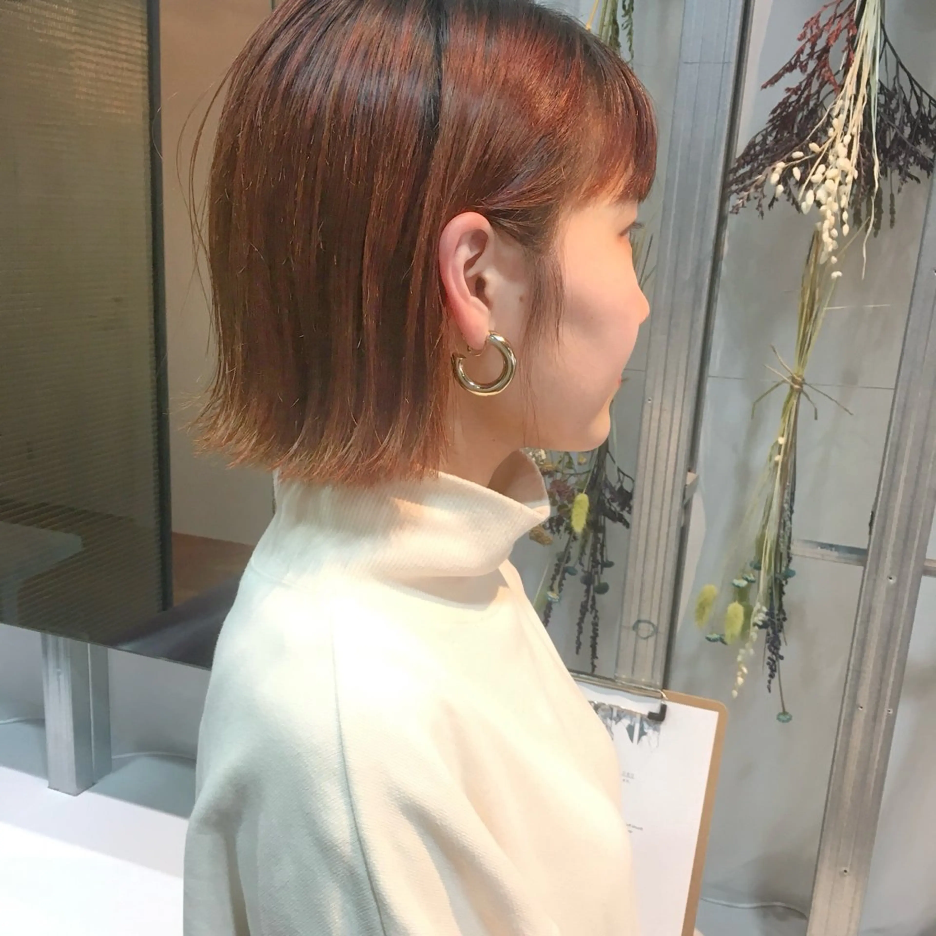 ショート カラー ブリーチ ダブルカラー ブリーチなしカラー オレンジ ヘアカラー トリートメント レイヤーカット🪄 耳ツボ🎀Ayumiのヘアスタイル