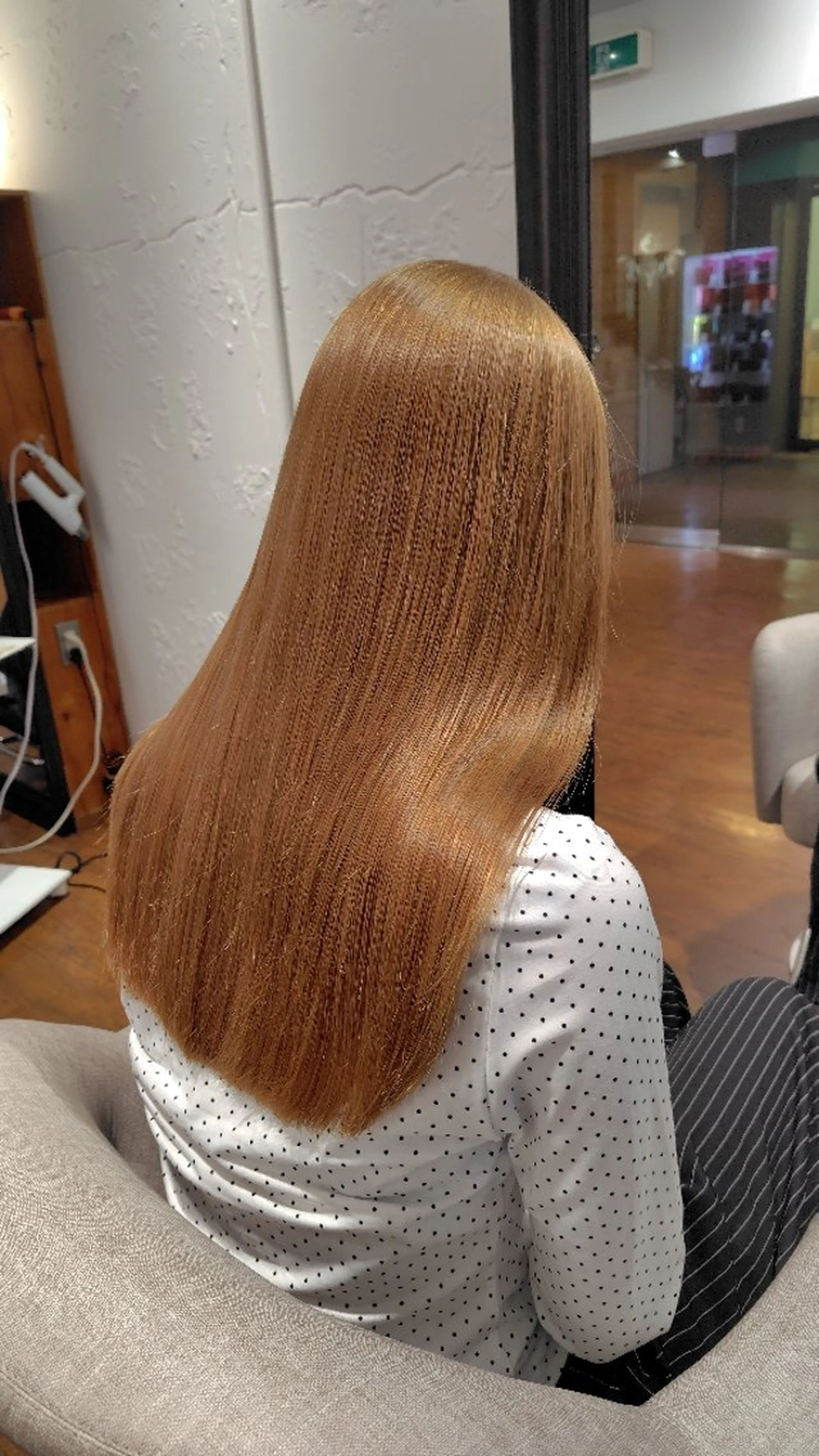 ロング ヘアカラー 小河 恵子のヘアスタイル