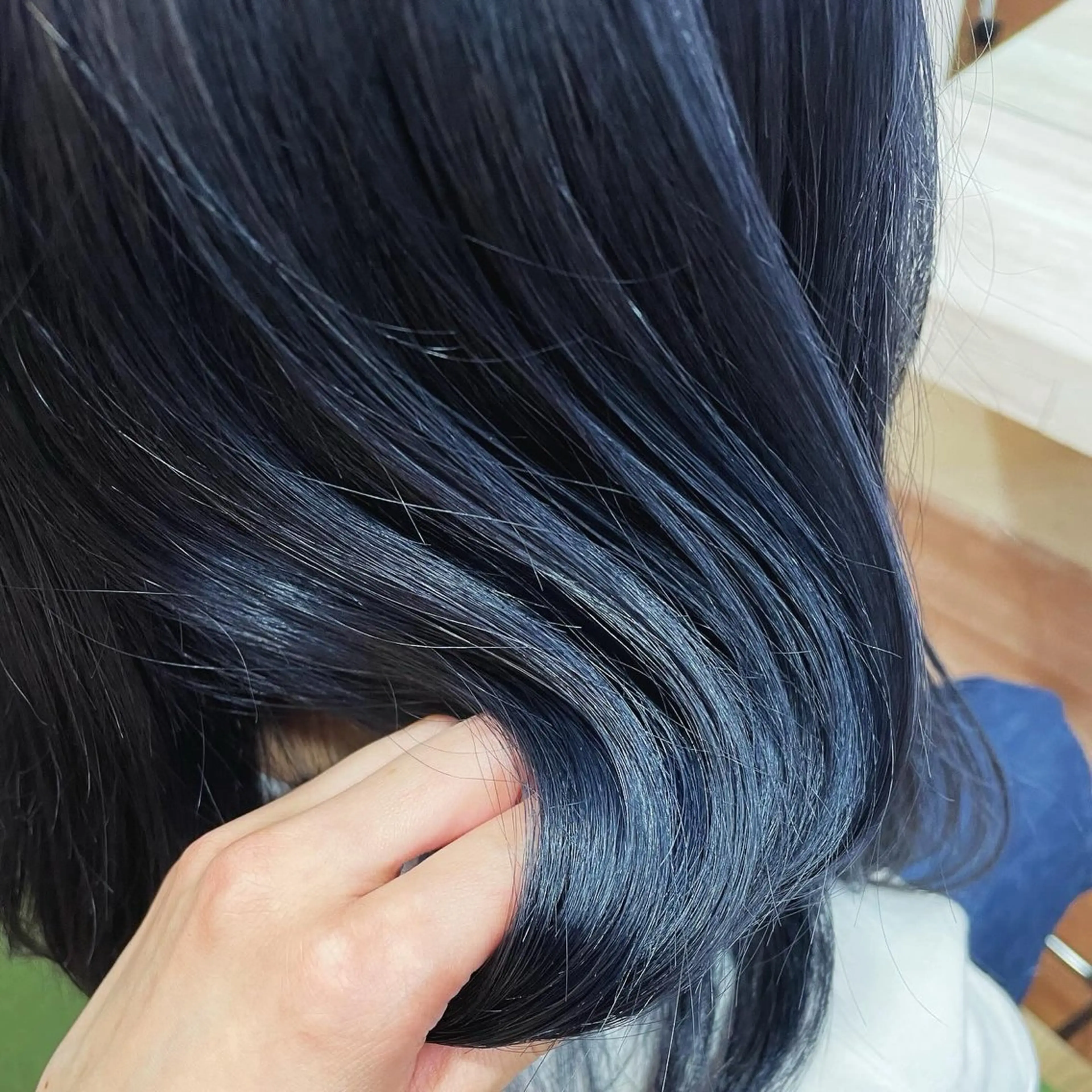 ミディアム カラー ハイトーンカラー ヘアカラー 馬越 優のヘアスタイル