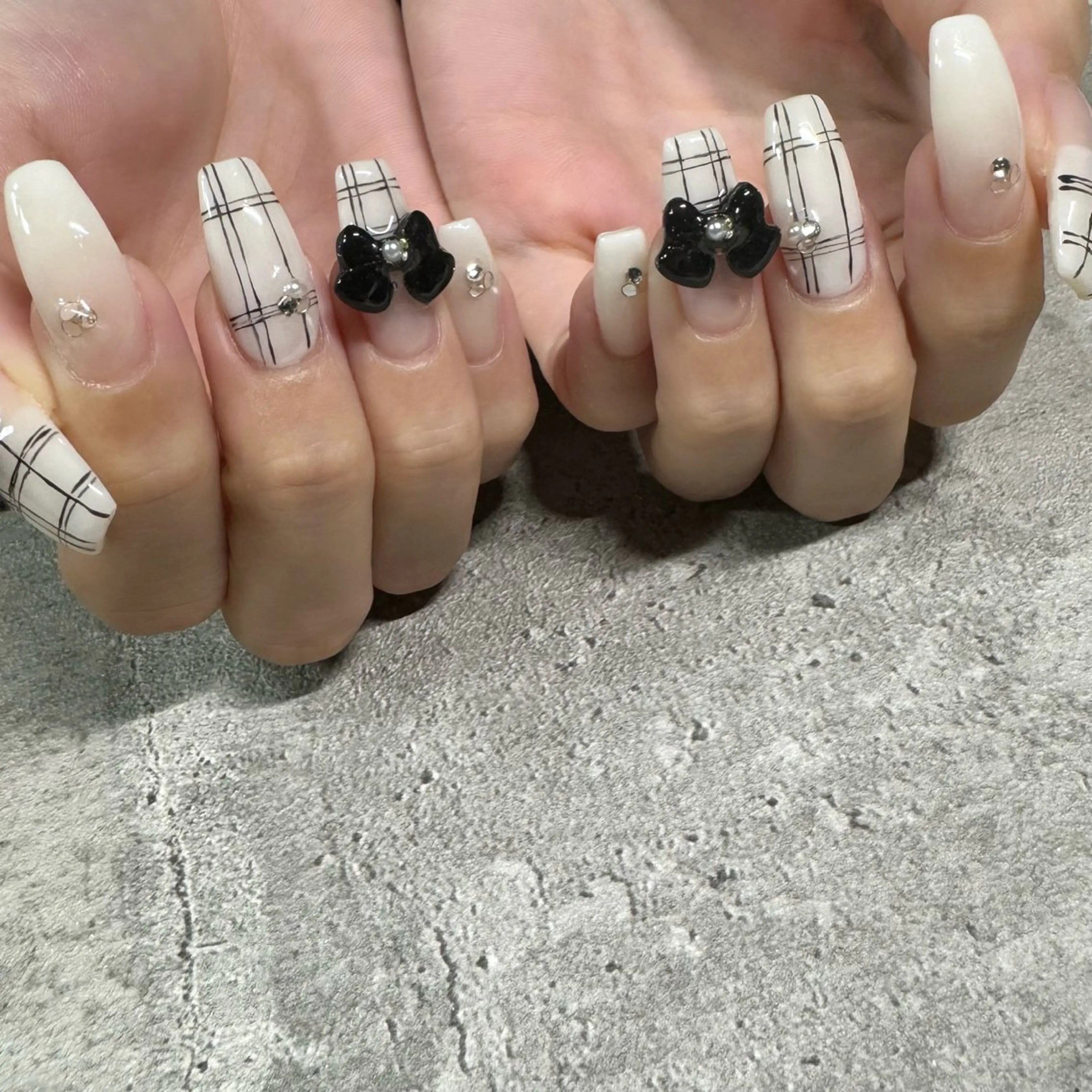 ネイル リボン 東 千夏のネイルデザイン