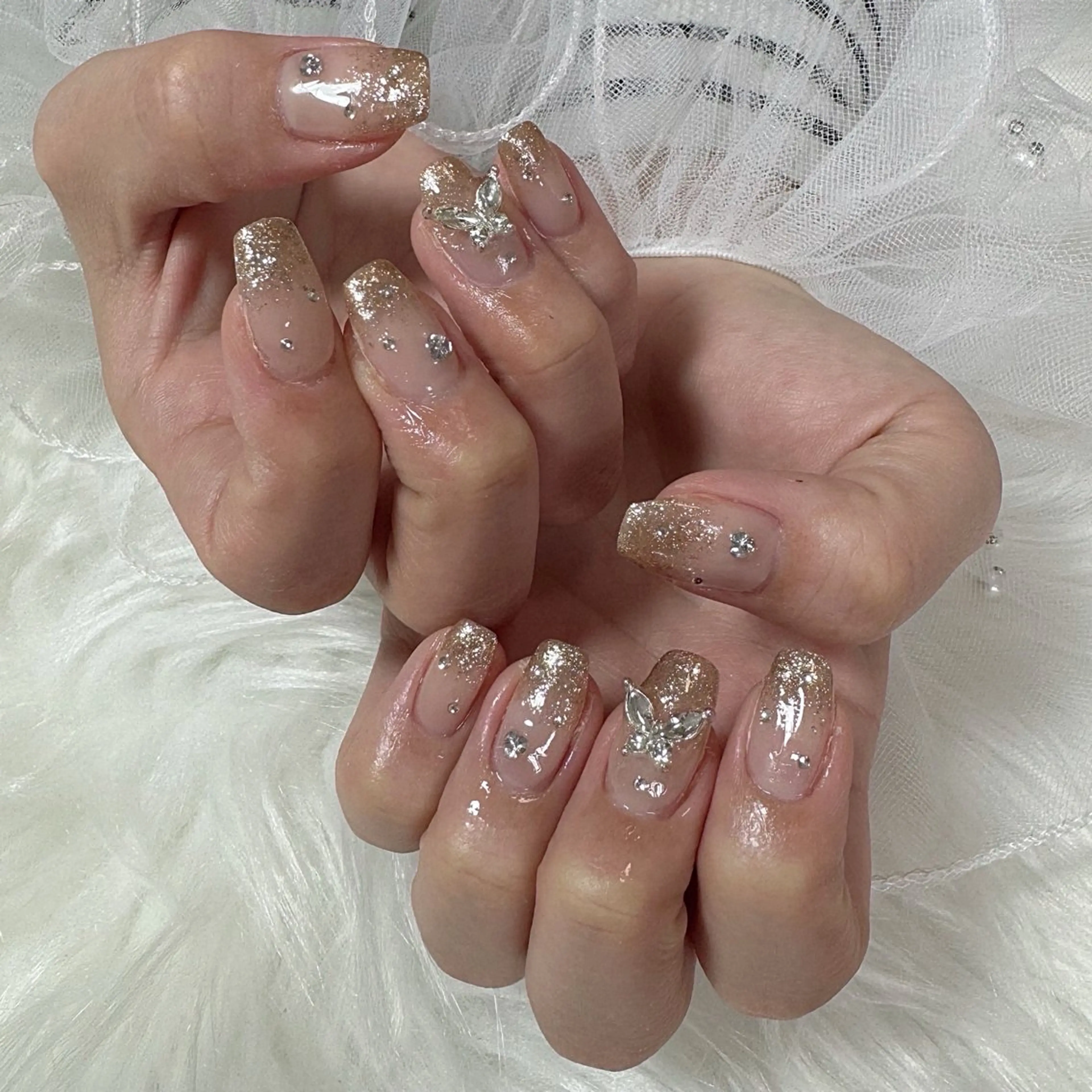 ネイル ハンドネイル シュシュ 🎀 girly nailのネイルデザイン