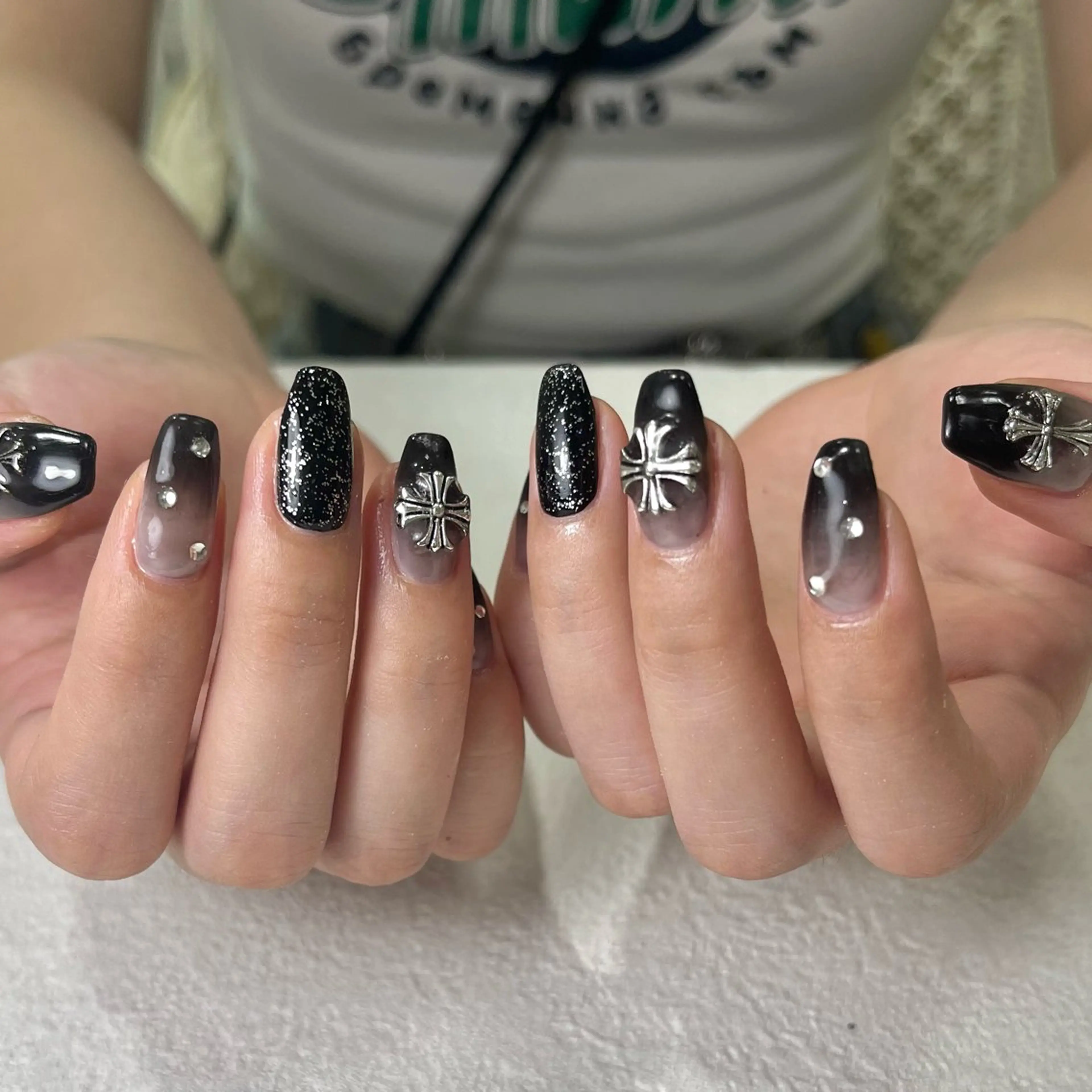 ネイル グラデーション キラキラネイル ストーンネイル ハンドネイル フットネイル para ☀︎ sol by BECK所属・Para Sol nail　Maoのネイルデザイン