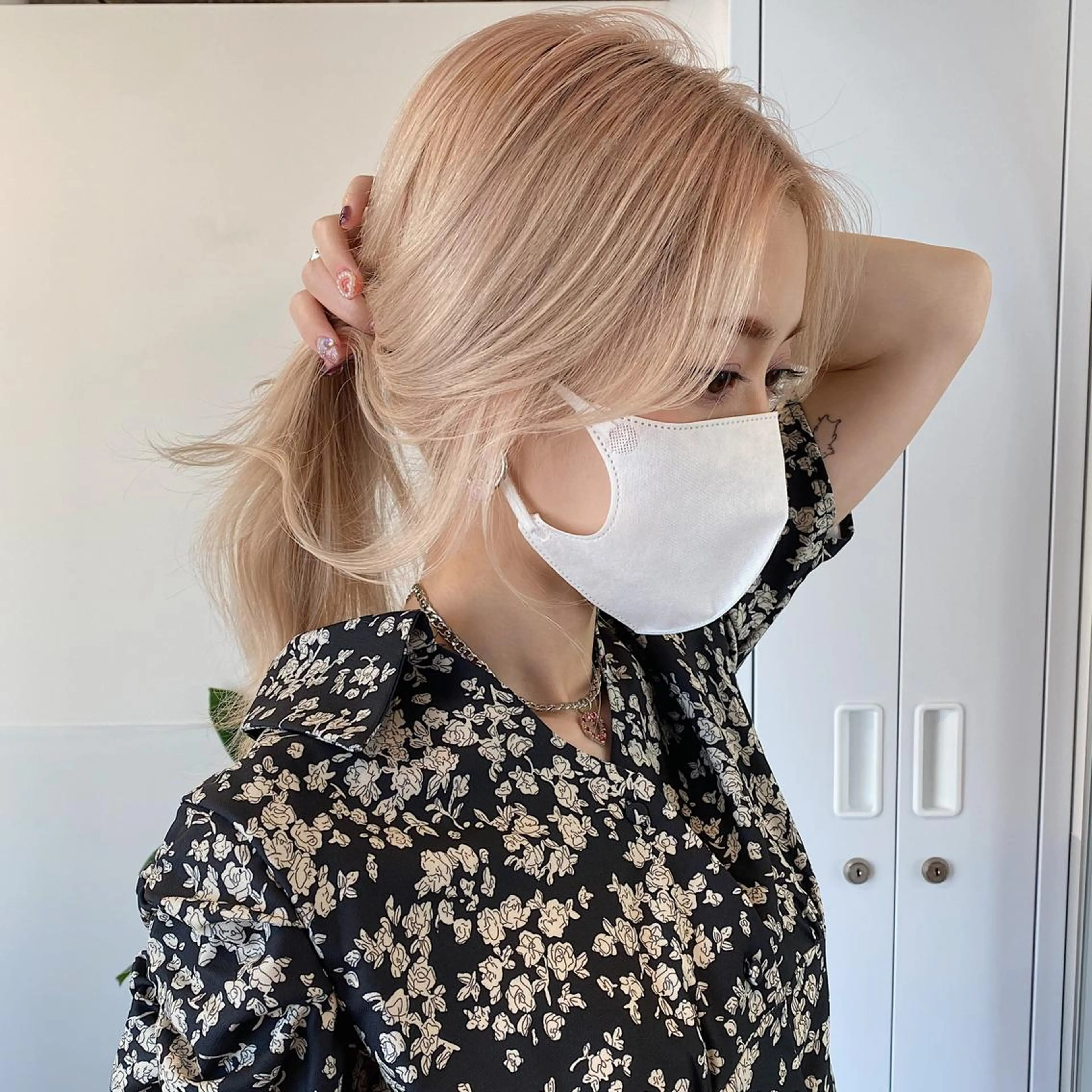 ミディアム カラー ヘアアレンジ 顔周りカット おくれ毛 ブリーチなしカラー/ 髪質改善/寺門束のヘアスタイル