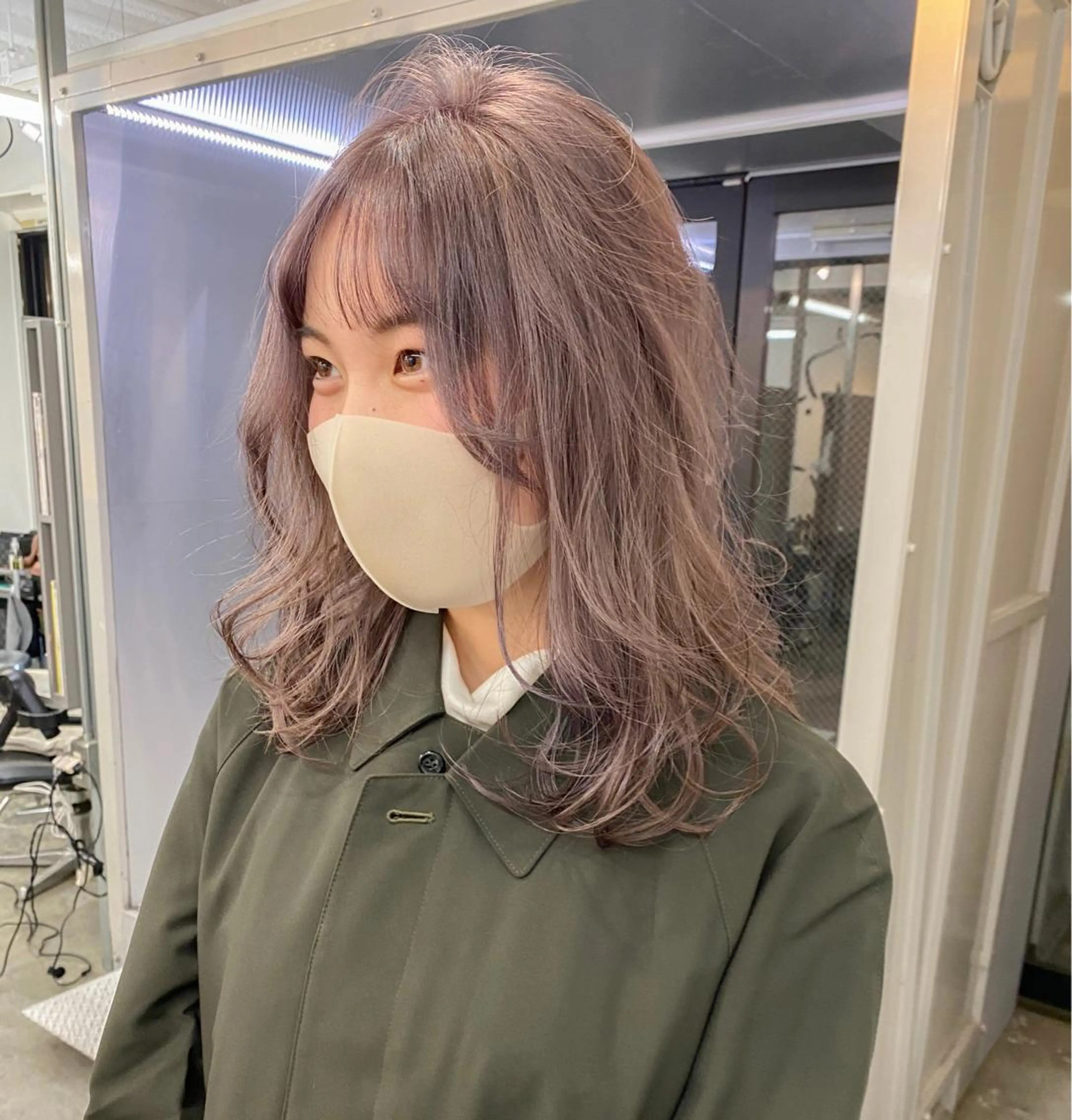 セミロング カラー ダブルカラー グレージュ ラベンダーカラー ラベンダーグレージュ ラベンダーグレー カット ヘアカラー トリートメント 海外デザイン🇺🇸 石渡諒太のヘアスタイル