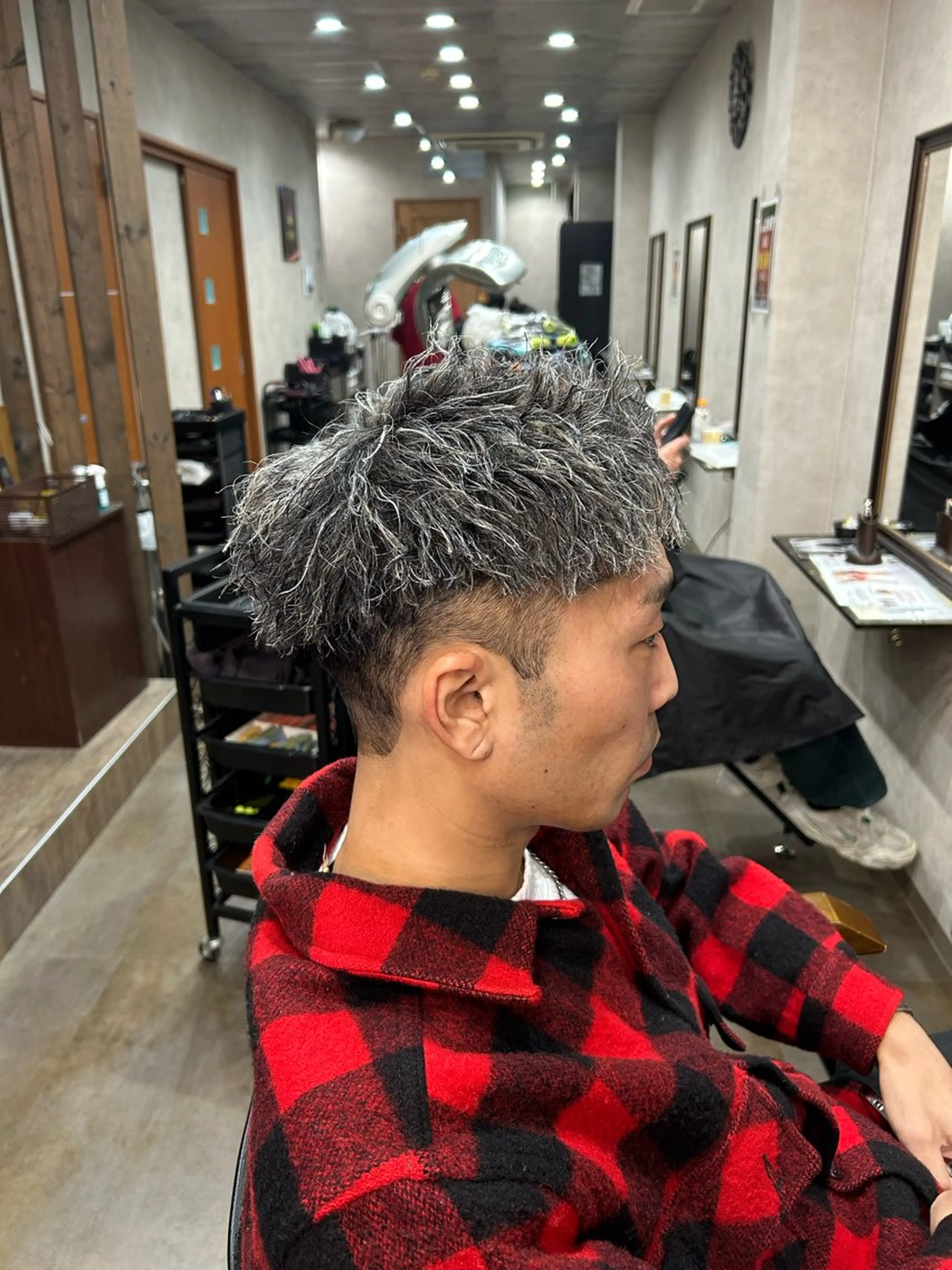 ショート カラー パーマ メンズ メンズメッシュ メッシュ カット ヘアカラー パーマ 革命🔥ツイスパ/フ ェザー特化SHOTAのヘアスタイル