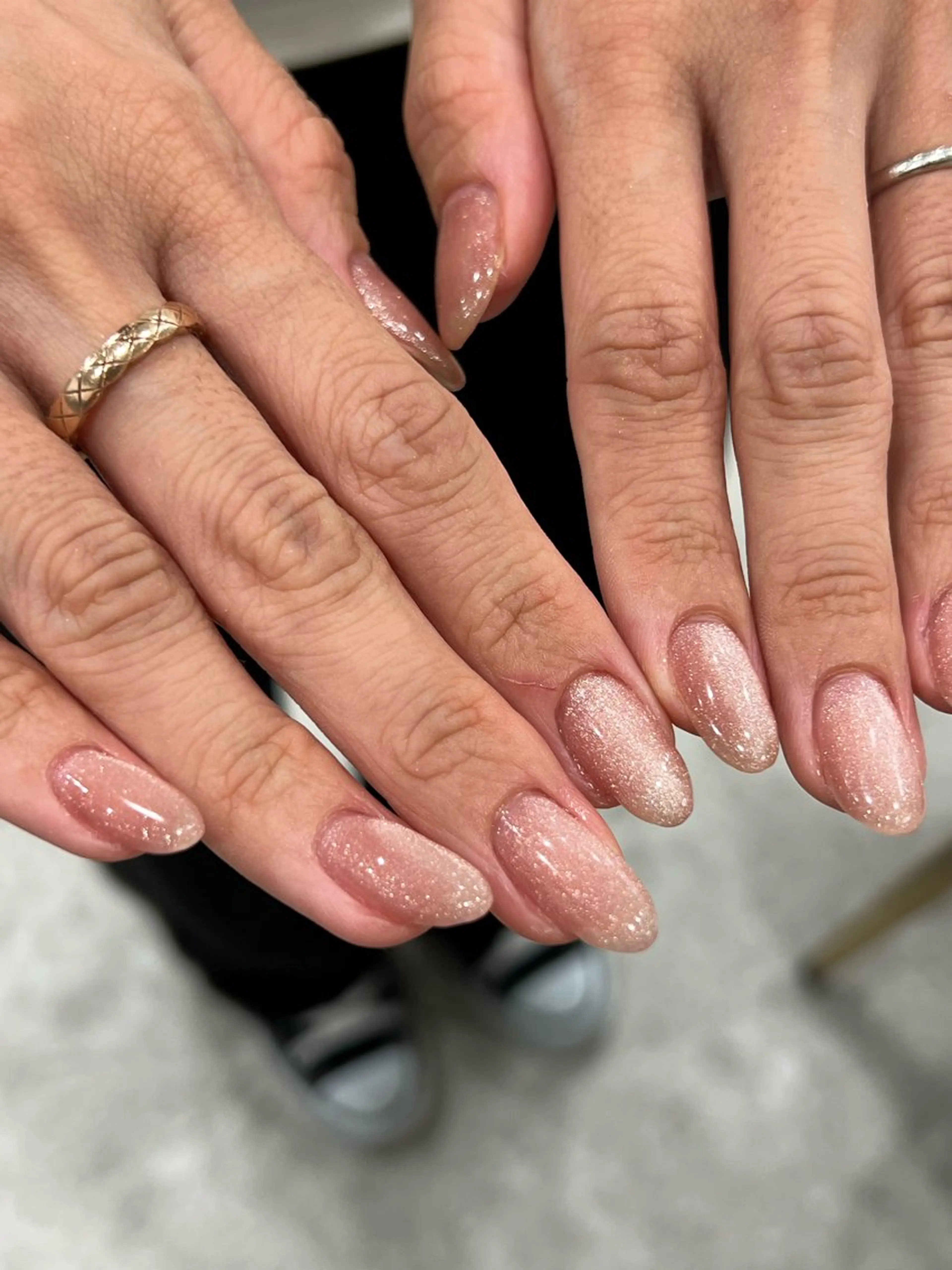 ネイル ロングネイル マグネットネイル マグネットワンカラー ワンカラーネイル ピンク 📍銀座 💅🏼yuriのネイルデザイン