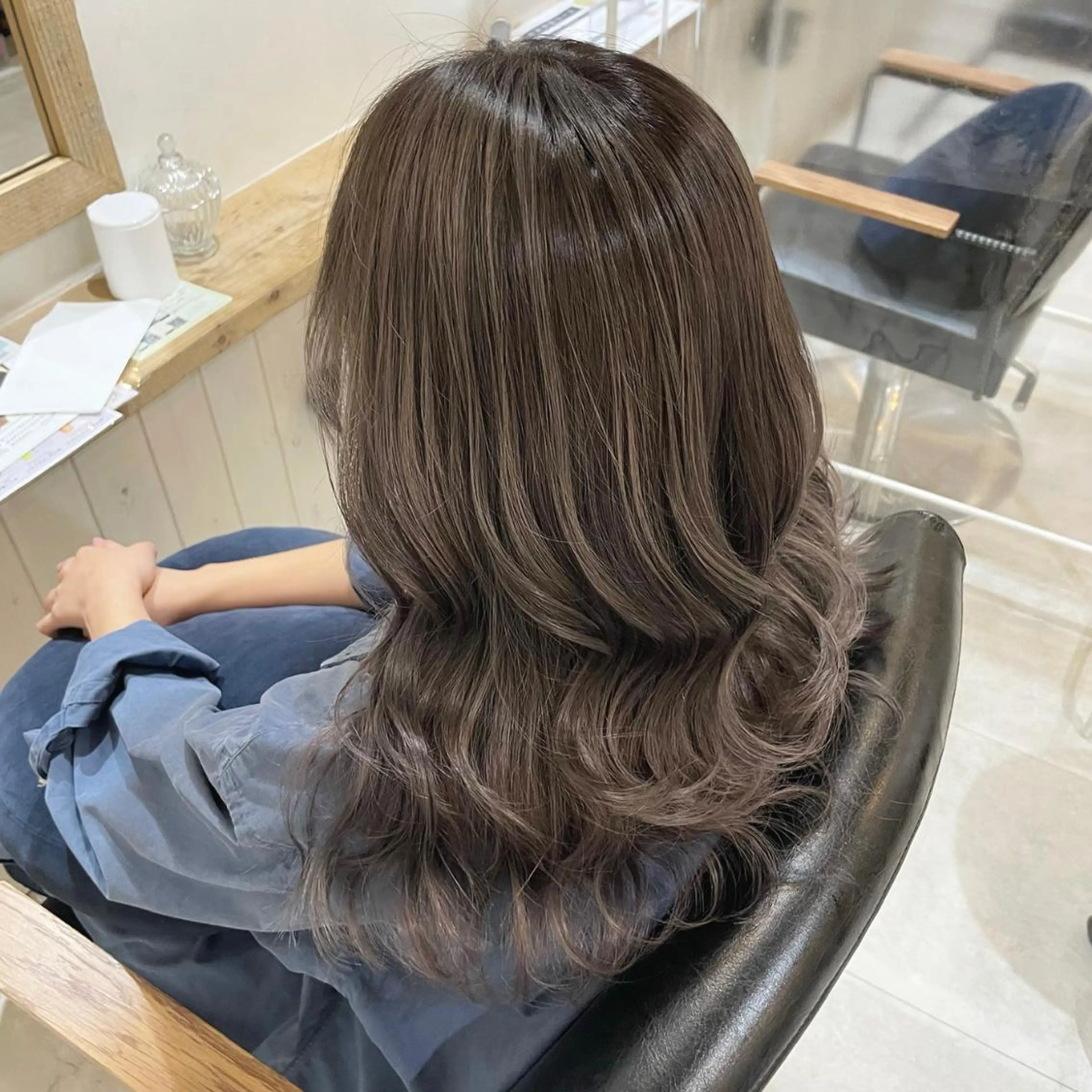 セミロング ROMEO 京橋のヘアスタイル