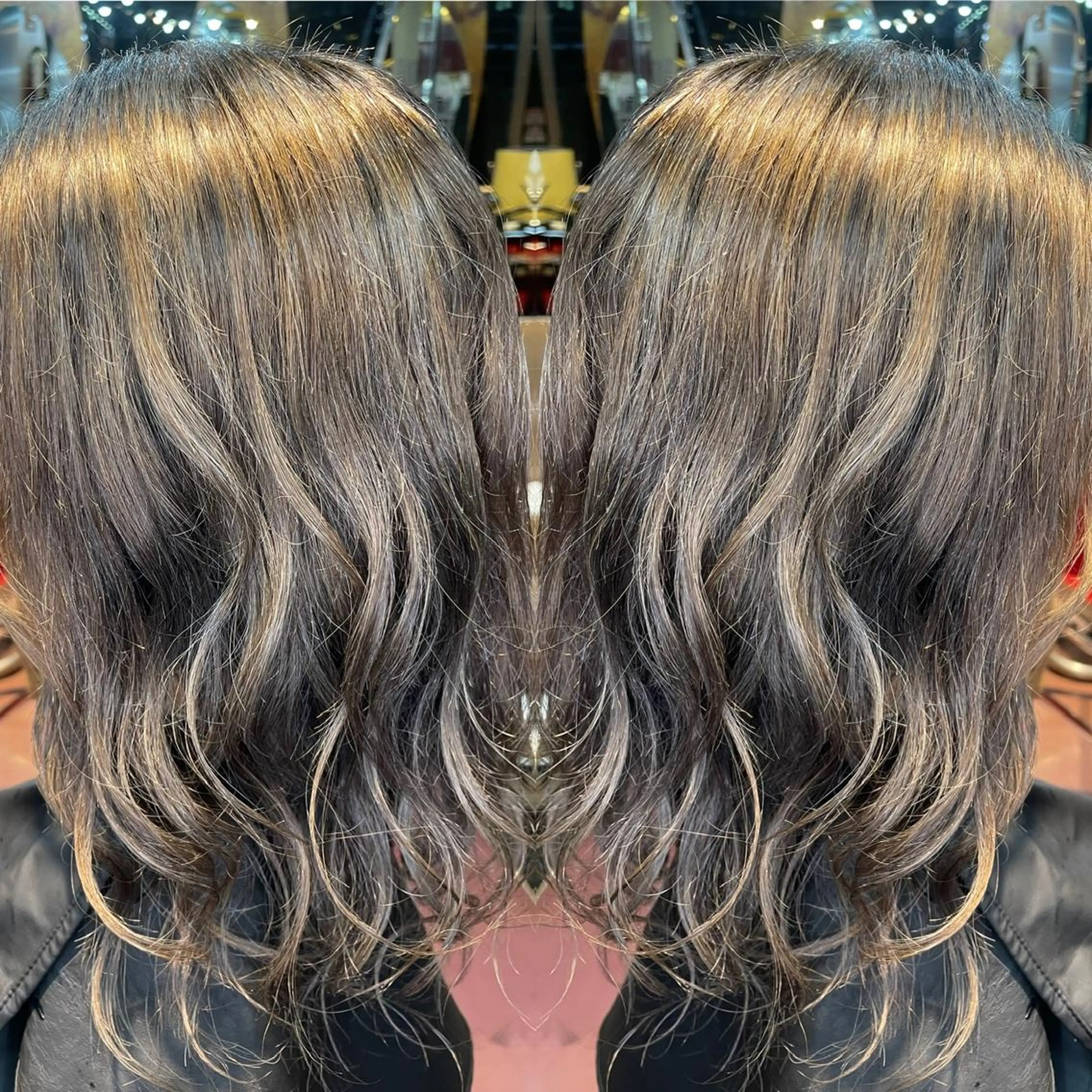 セミロング カラー ブリーチ ケアブリーチ グレージュ 👑派手髪/カット 👑ANRYのヘアスタイル