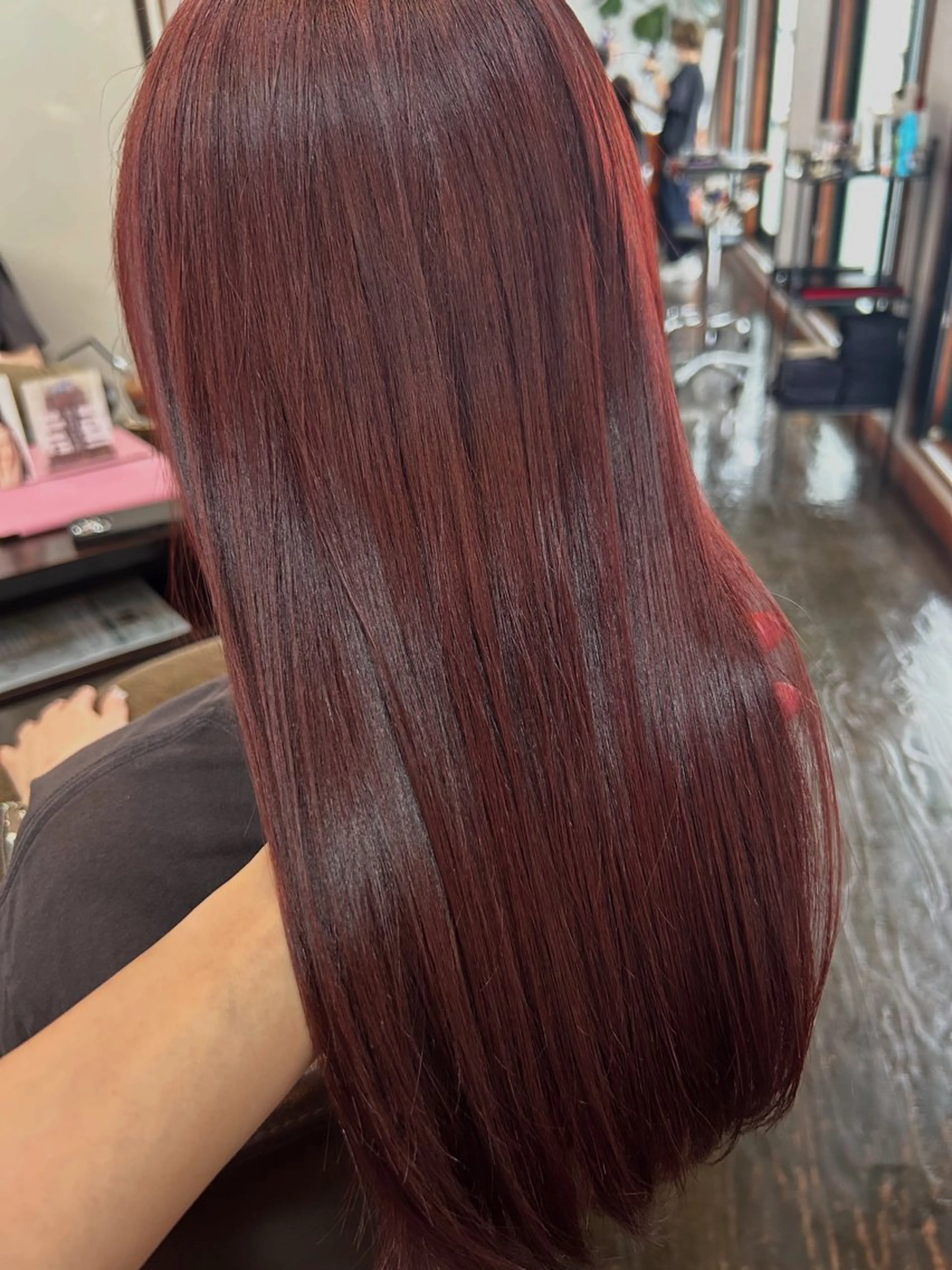 カラー レッドカラー 坂本 瑞季のヘアスタイル
