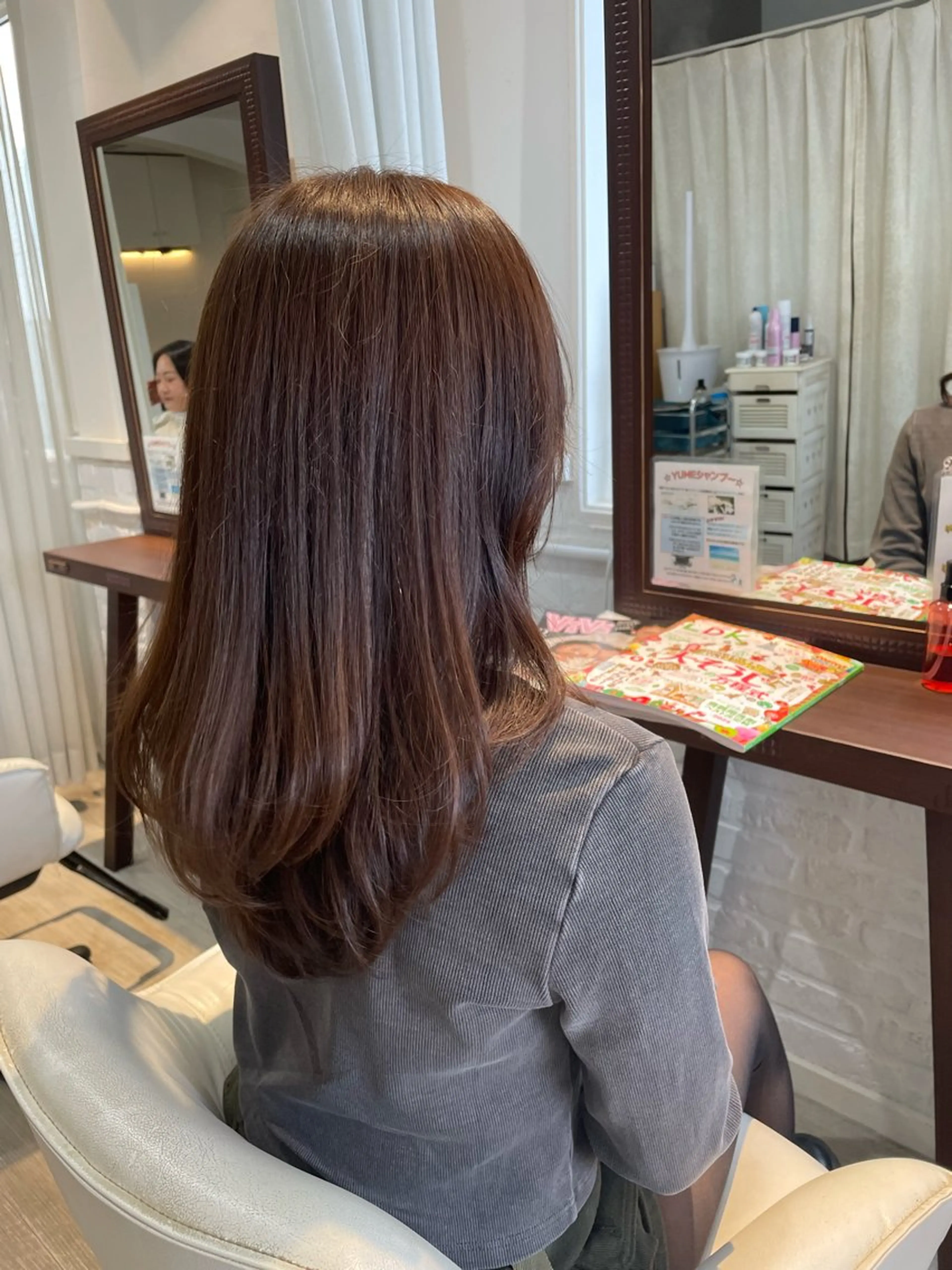 セミロング カラー レイヤーカット ローレイヤー BeLuna所属・乾 友恵のヘアスタイル