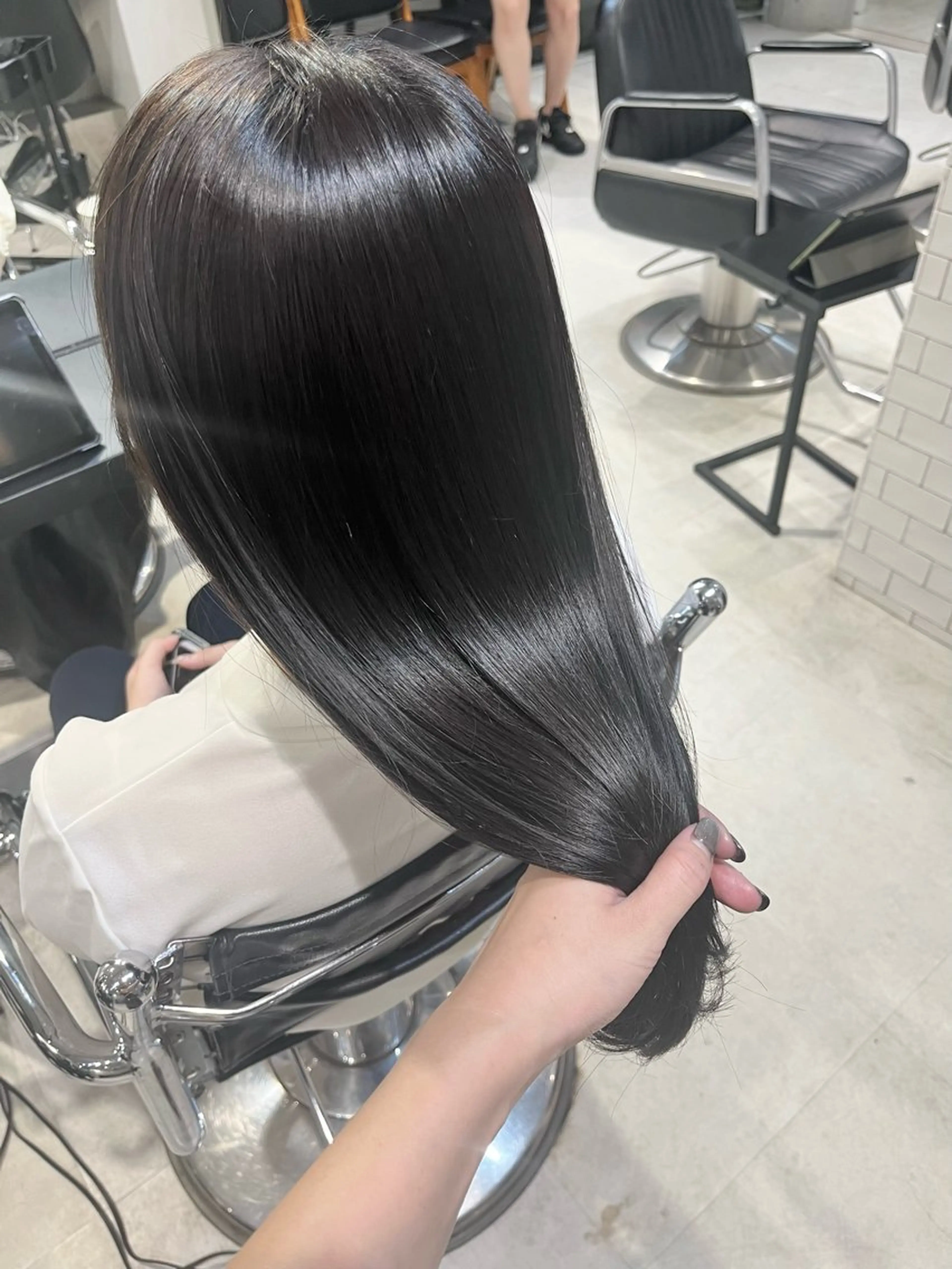 ロング カラー パーマ ヘアアレンジ ヘアカラー トリートメント 透明感/オリーブ/ グレージュ/YUKAのヘアスタイル
