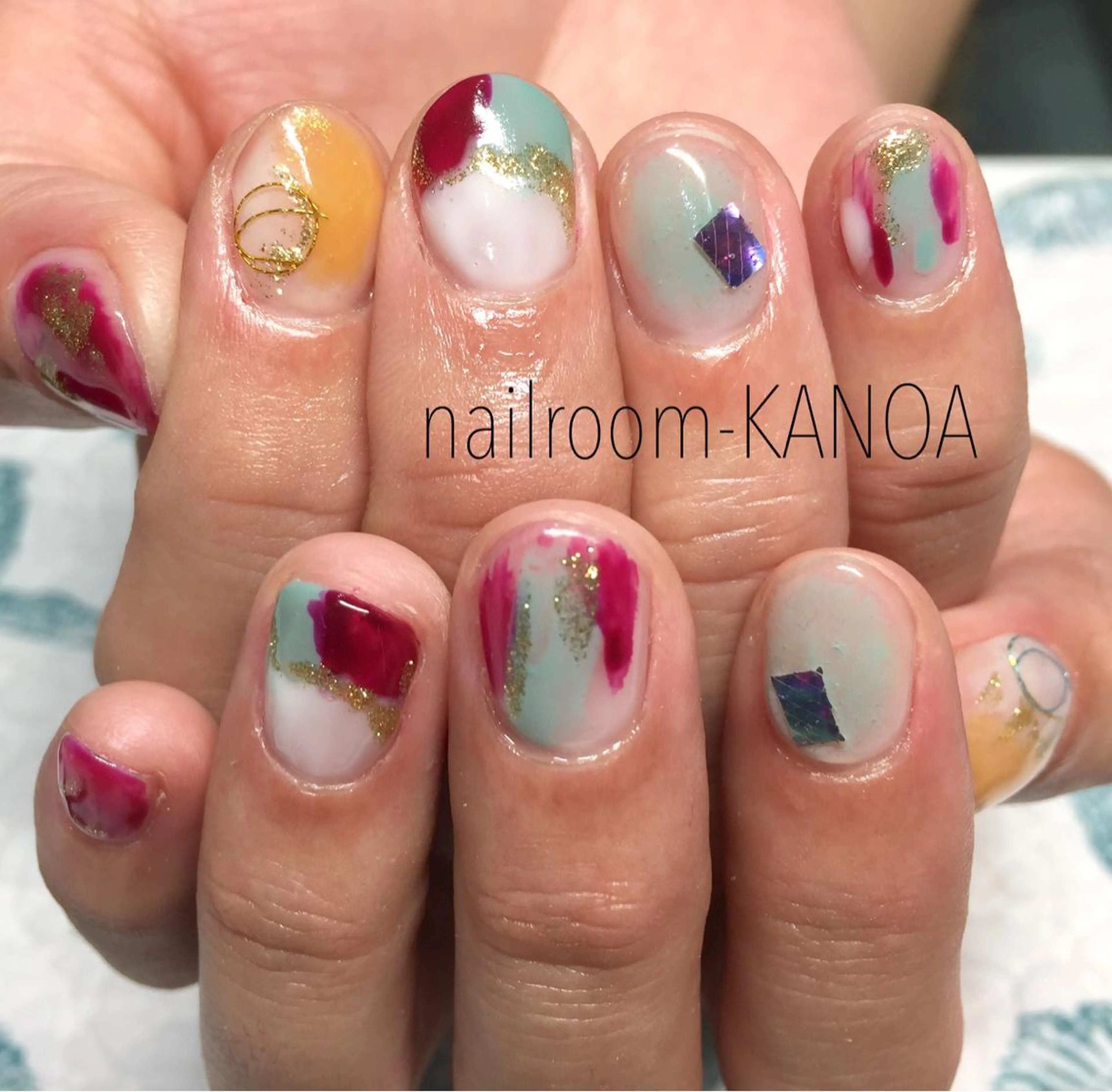 ショート ネイル ニュアンスネイル nailroom- KANOAのネイルデザイン